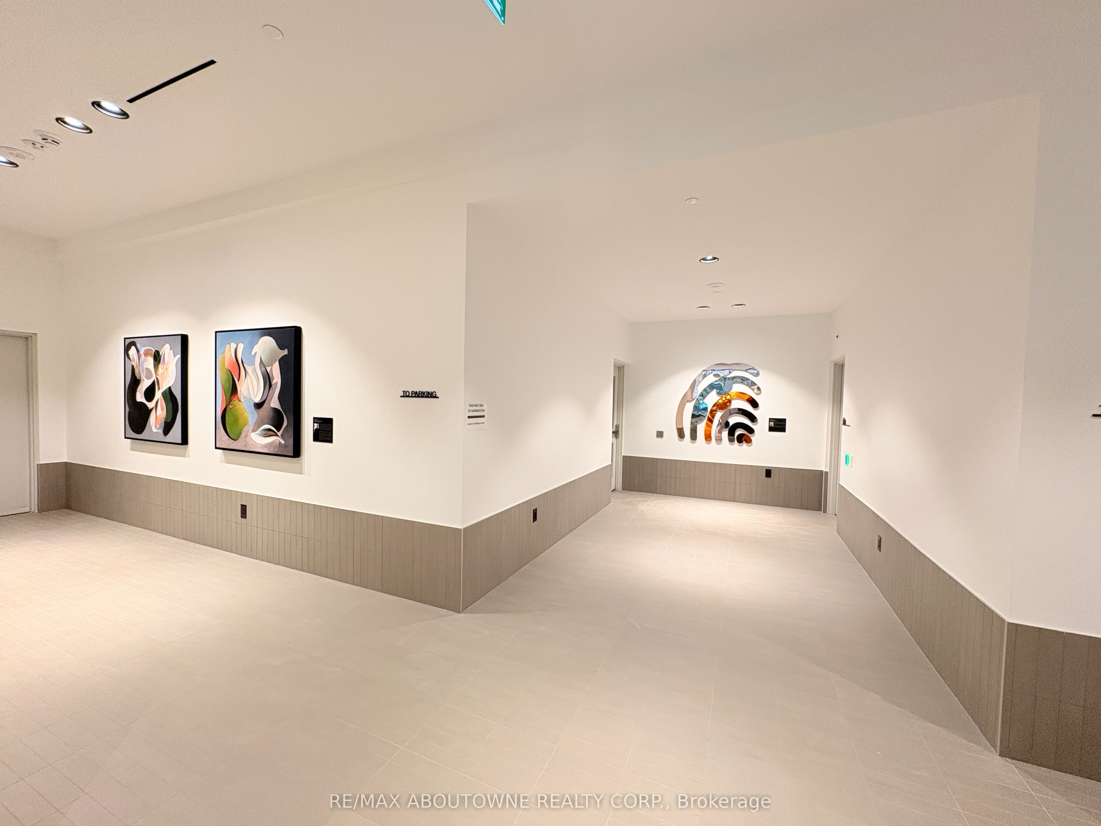 3401 – 395 Square One Drive, Mississauga ‣ W12627954 3401 – 395 Square One Drive, Mississauga ‣ W12627954