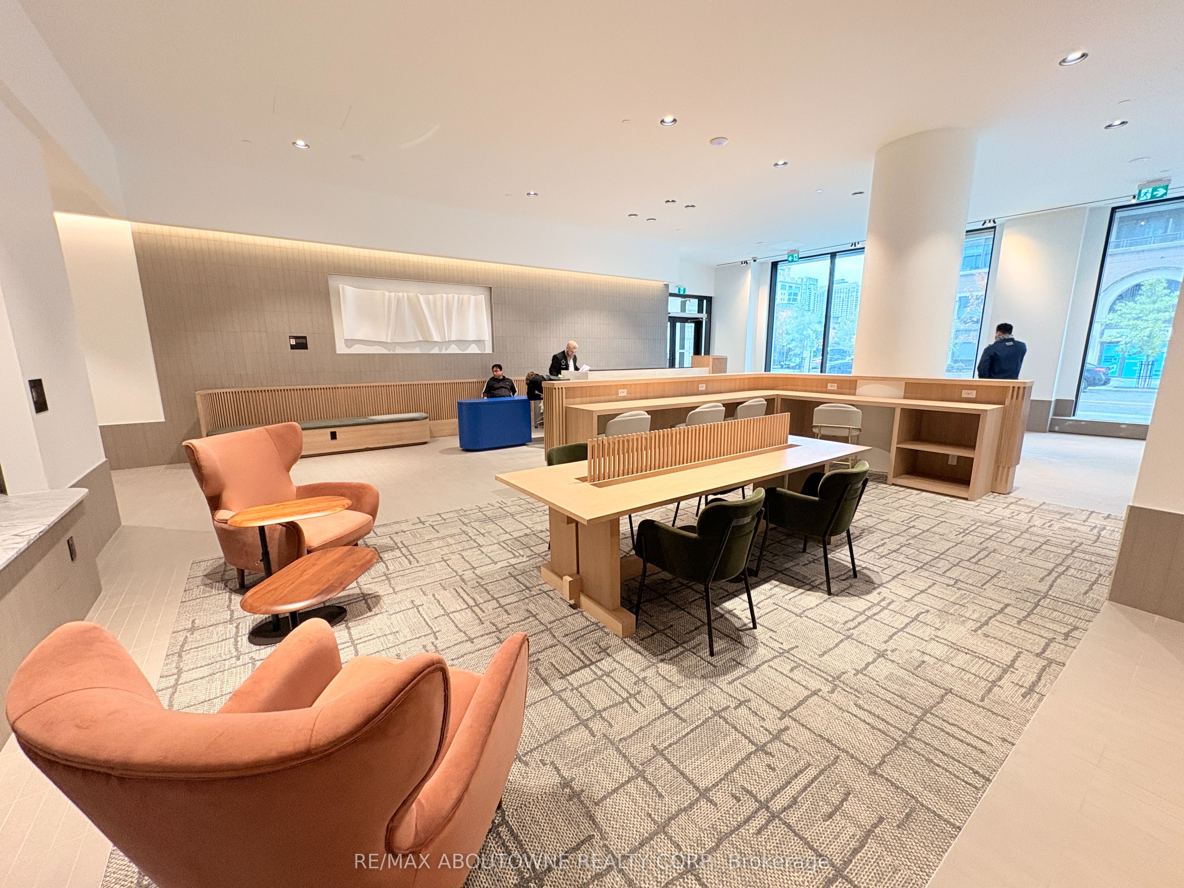 3401 – 395 Square One Drive, Mississauga ‣ W12627954 3401 – 395 Square One Drive, Mississauga ‣ W12627954