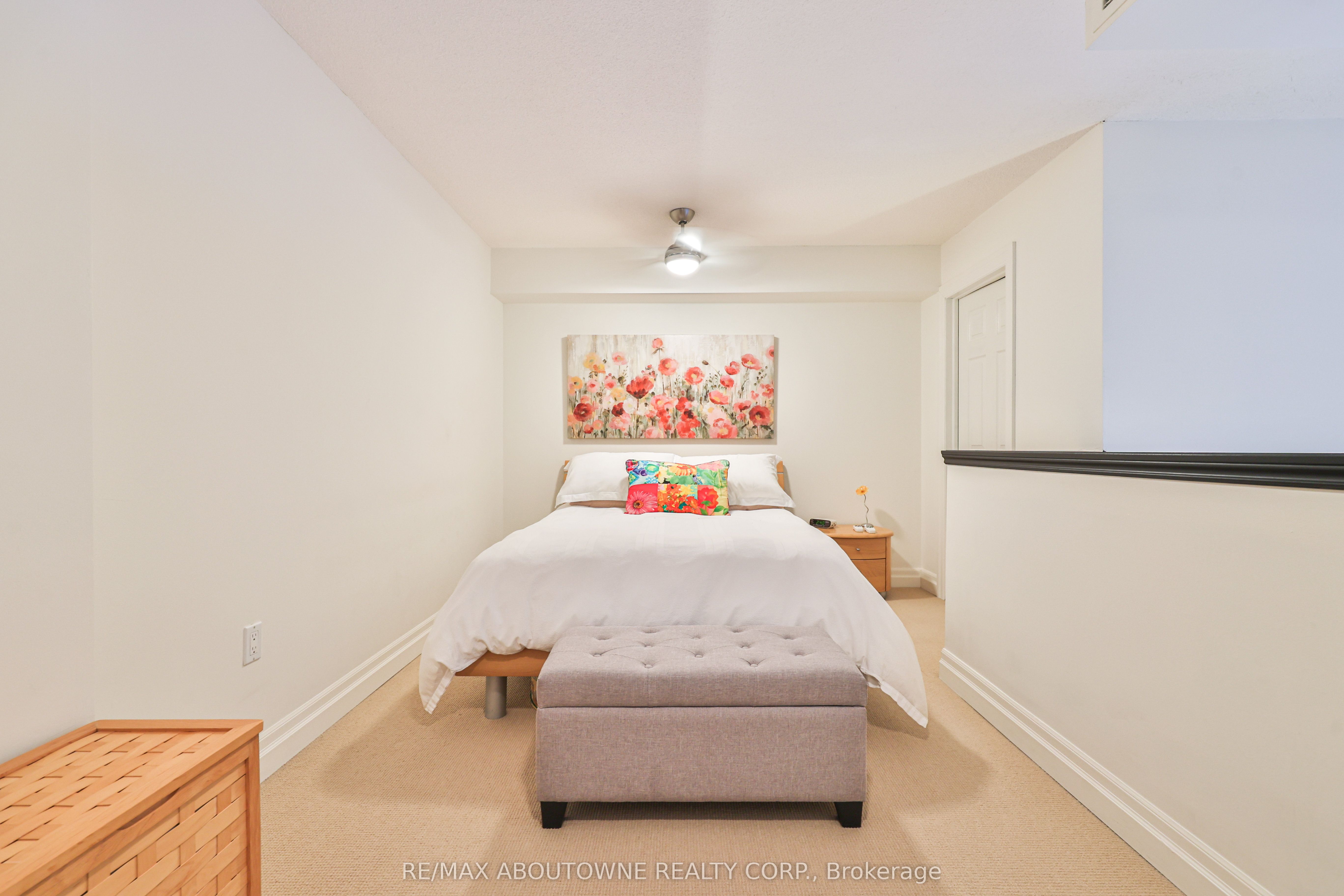 15 – 185 Robinson Street, Oakville ‣ W12629910 15 – 185 Robinson Street, Oakville ‣ W12629910