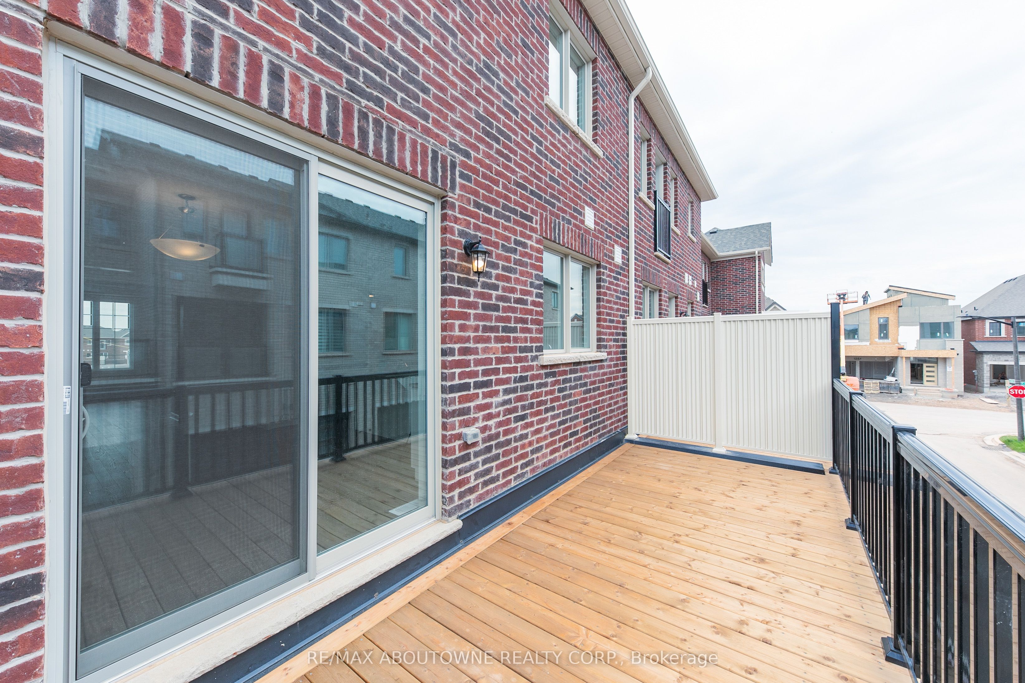 3028 Merrick Road, Oakville ‣ W12630952 3028 Merrick Road, Oakville ‣ W12630952