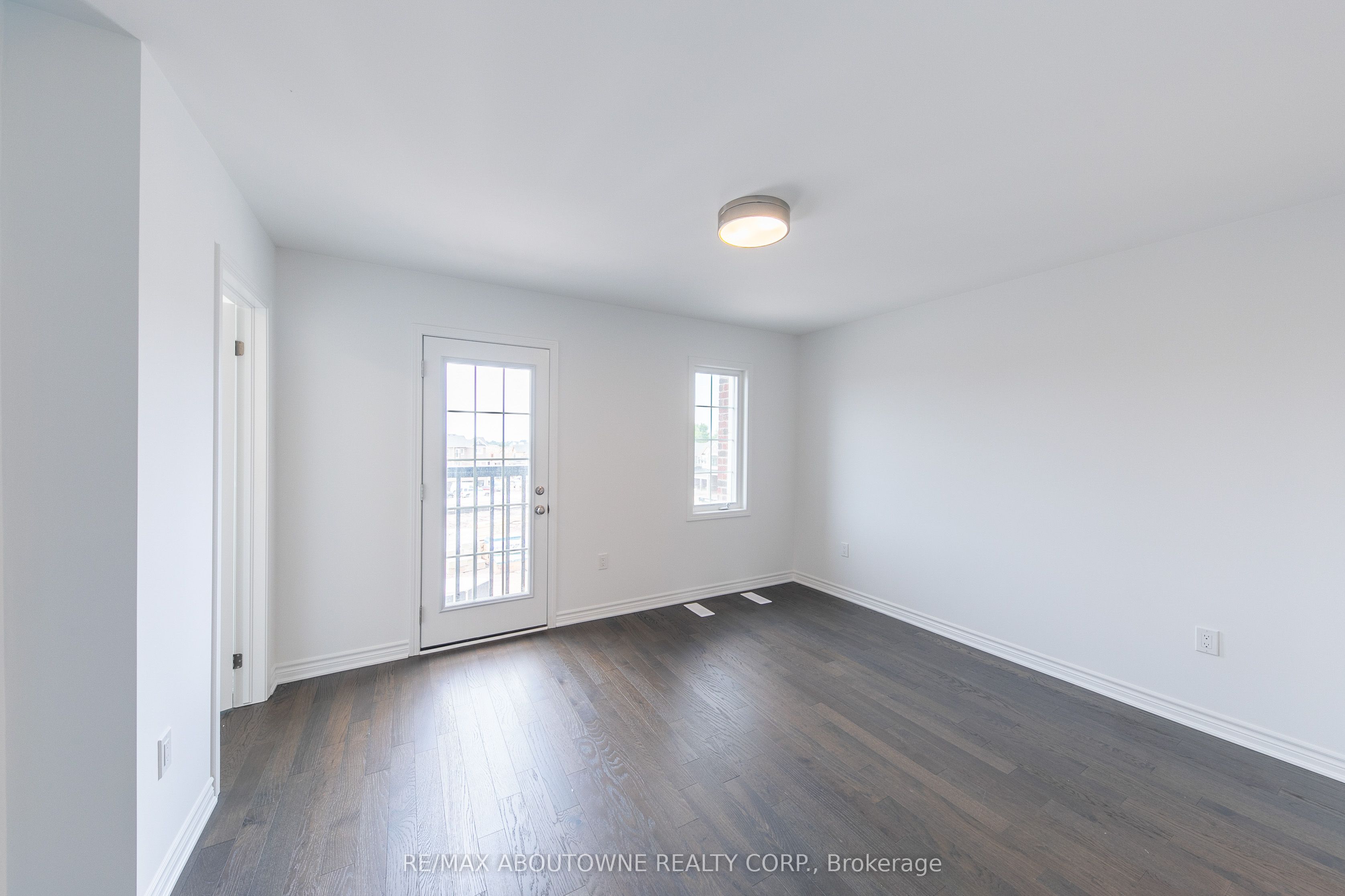 3028 Merrick Road, Oakville ‣ W12630952 3028 Merrick Road, Oakville ‣ W12630952