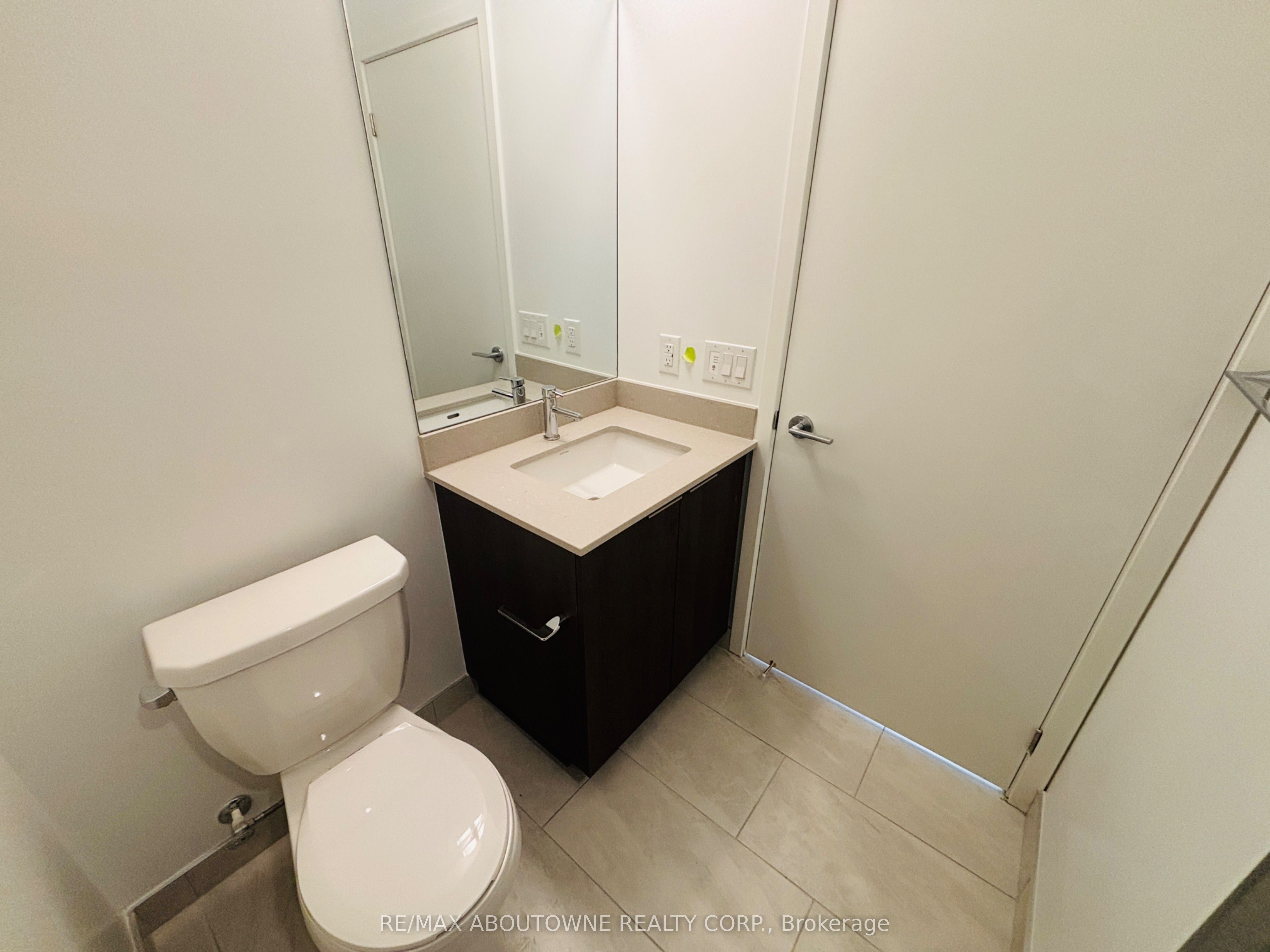 3709 – 395 Square One Drive, Mississauga ‣ W12631270 3709 – 395 Square One Drive, Mississauga ‣ W12631270