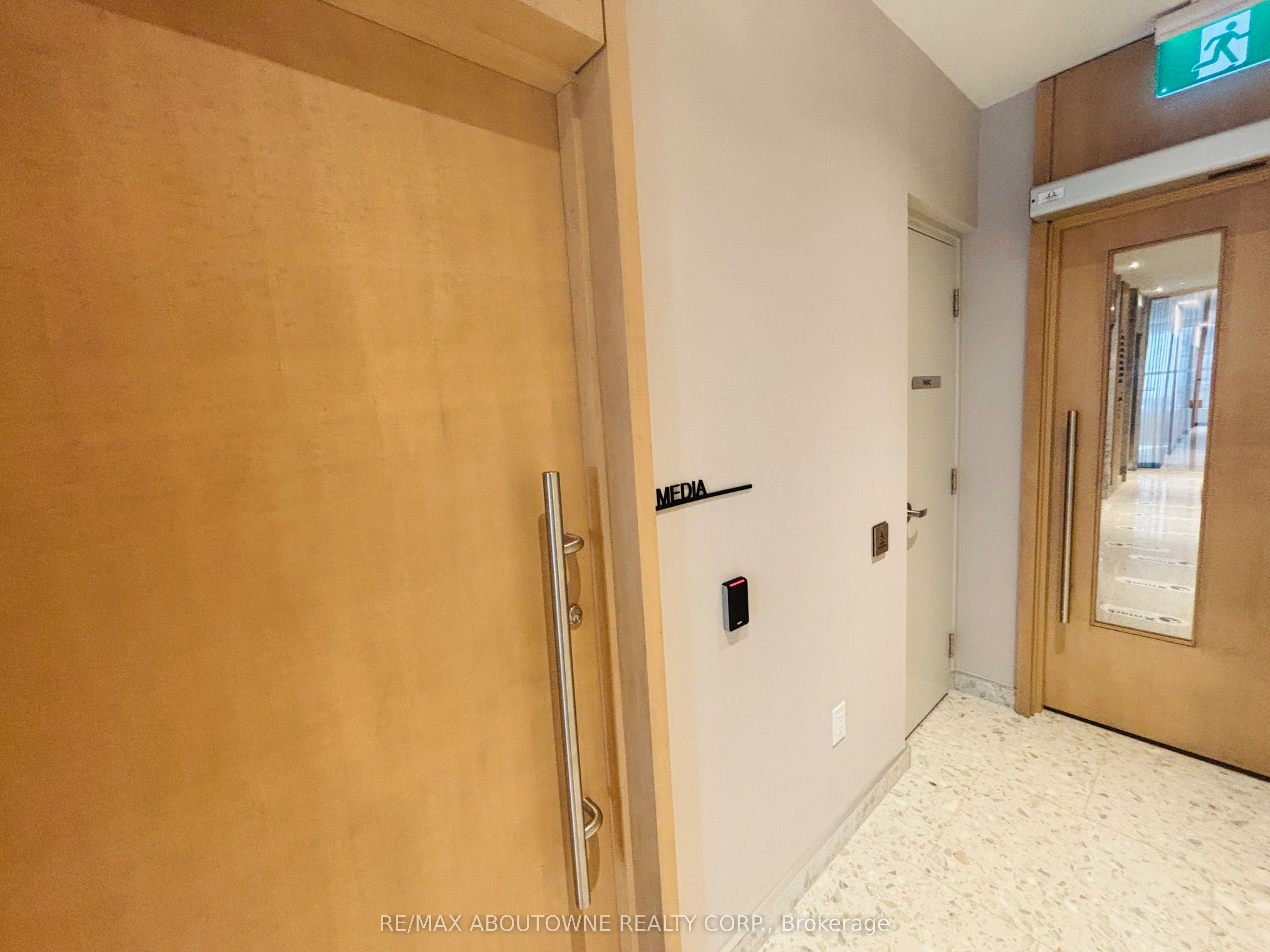 3709 – 395 Square One Drive, Mississauga ‣ W12631270 3709 – 395 Square One Drive, Mississauga ‣ W12631270