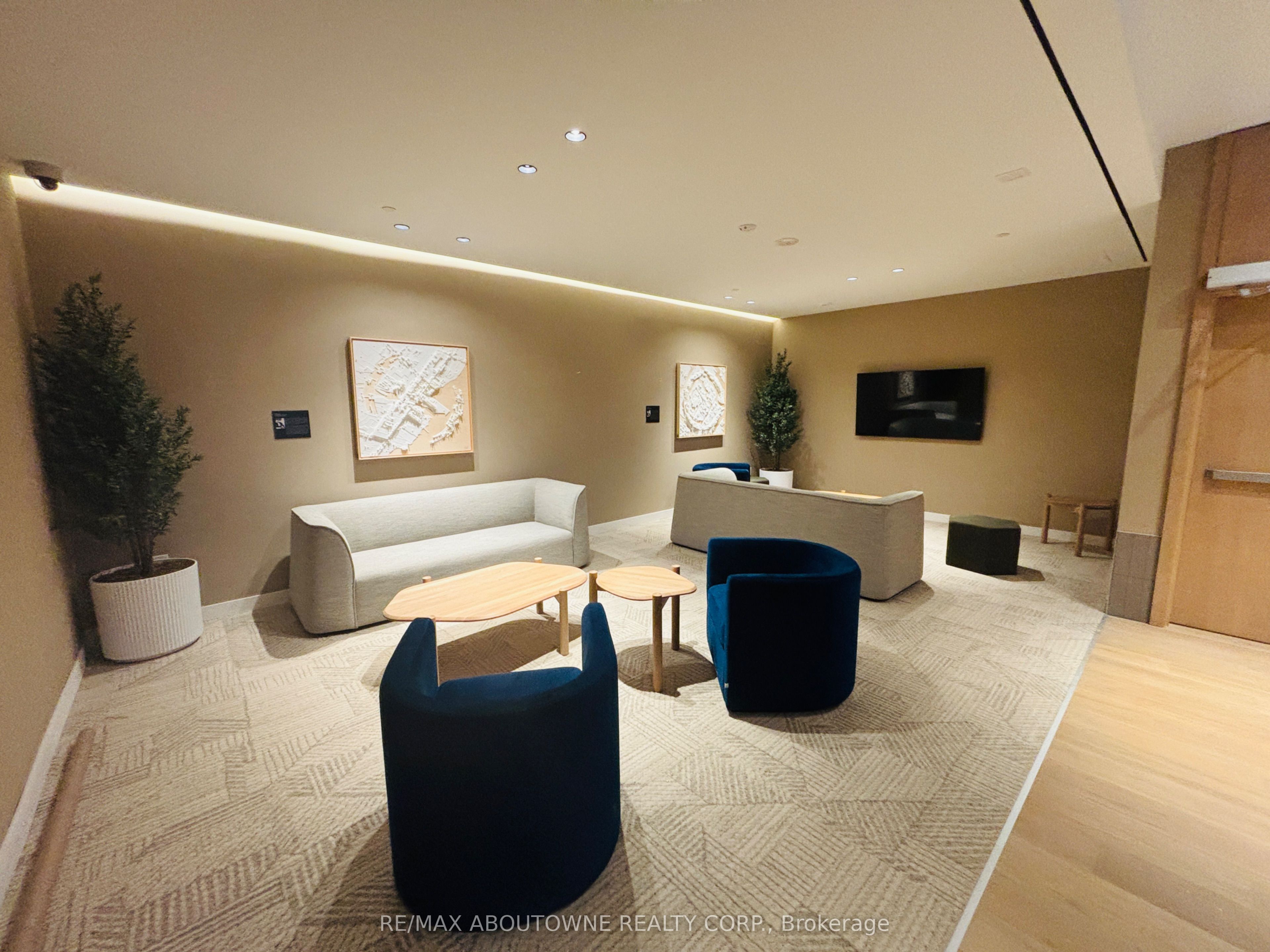 3709 – 395 Square One Drive, Mississauga ‣ W12631270 3709 – 395 Square One Drive, Mississauga ‣ W12631270