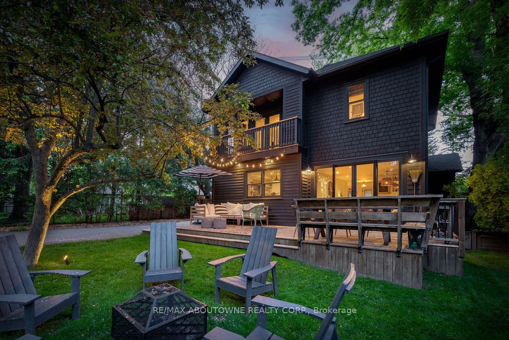 52 Kerr Street, Oakville ‣ W12633368 52 Kerr Street, Oakville ‣ W12633368