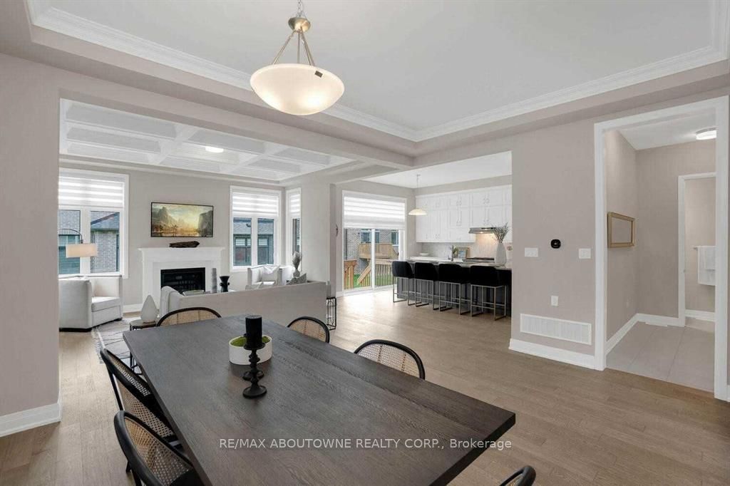 1503 Varelas Passage, Oakville ‣ W12633826 1503 Varelas Passage, Oakville ‣ W12633826