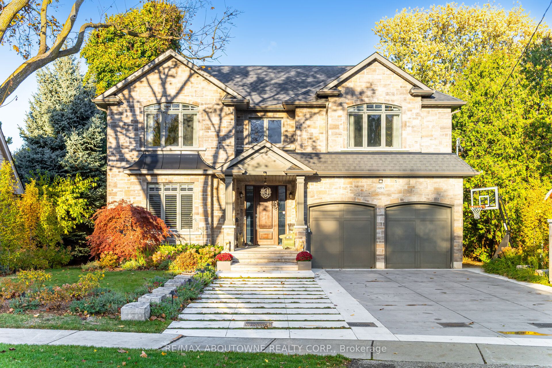 1271 Mineola Gardens, Mississauga