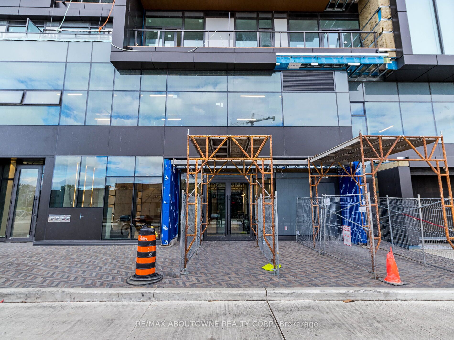 12 – 10 Graphophone Grove, Toronto W02