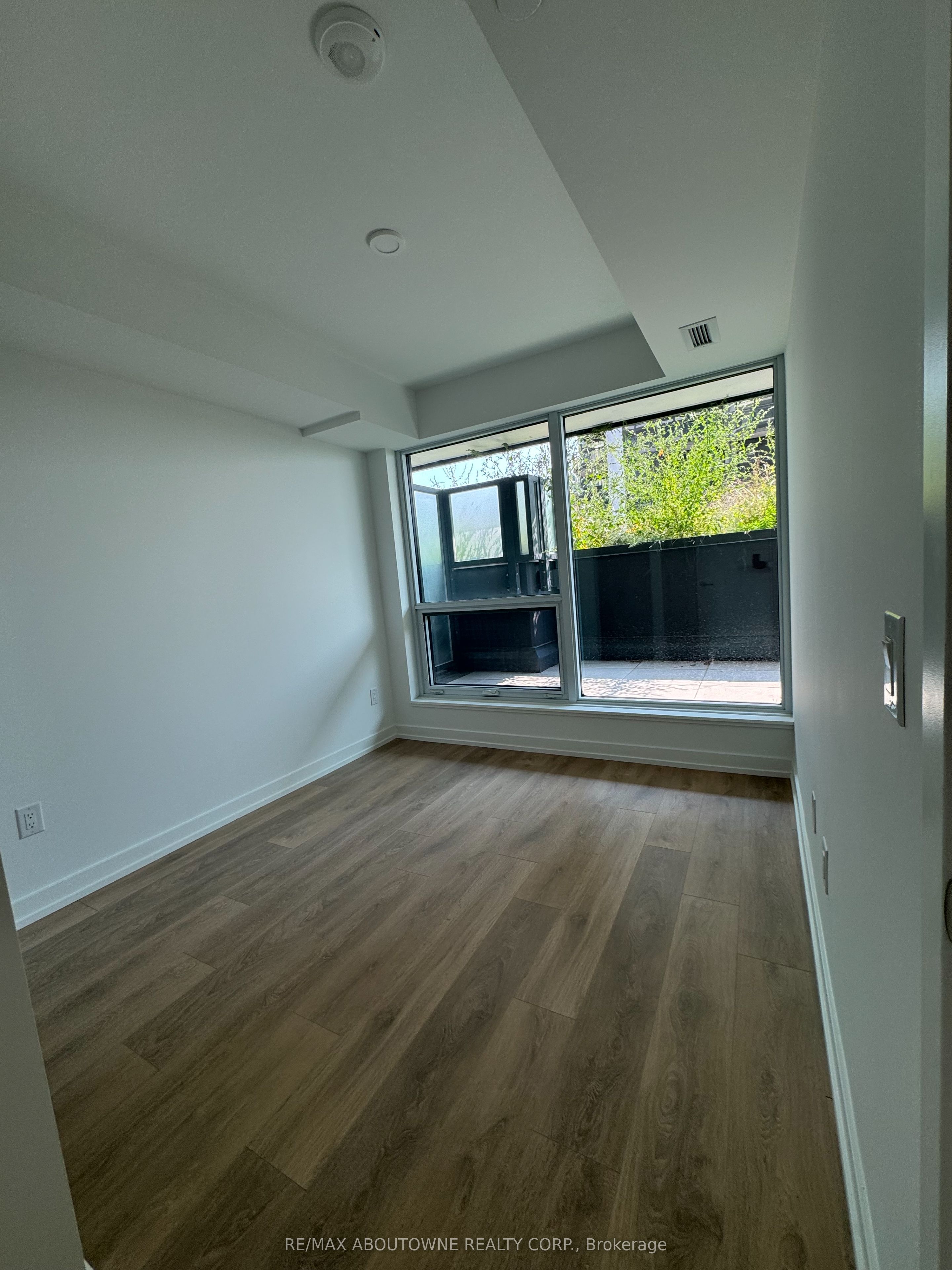 11 – 1100 Sheppard Avenue, Toronto W05 ‣ W12649924 11 – 1100 Sheppard Avenue, Toronto W05 ‣ W12649924