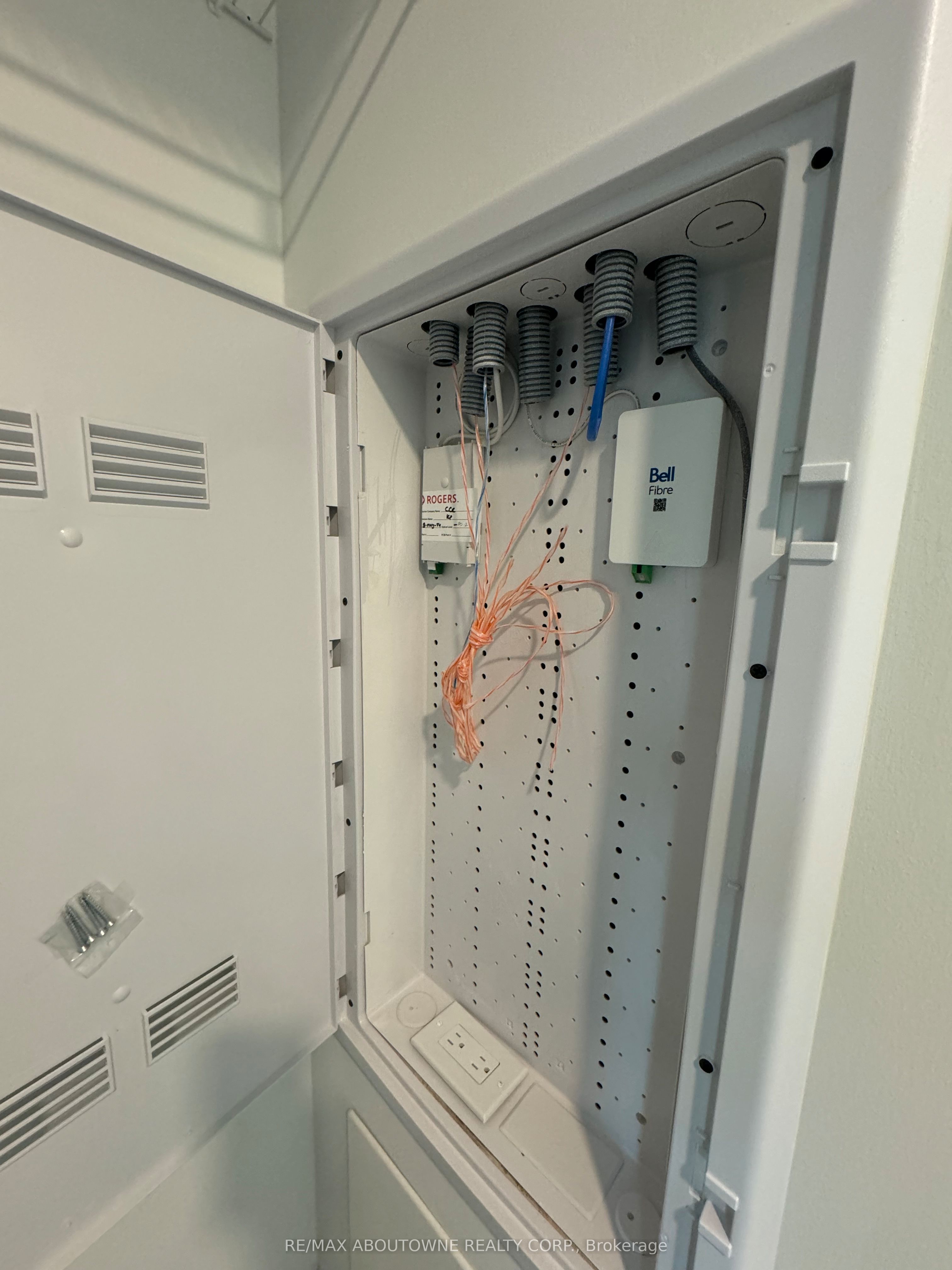 11 – 1100 Sheppard Avenue, Toronto W05 ‣ W12649924 11 – 1100 Sheppard Avenue, Toronto W05 ‣ W12649924