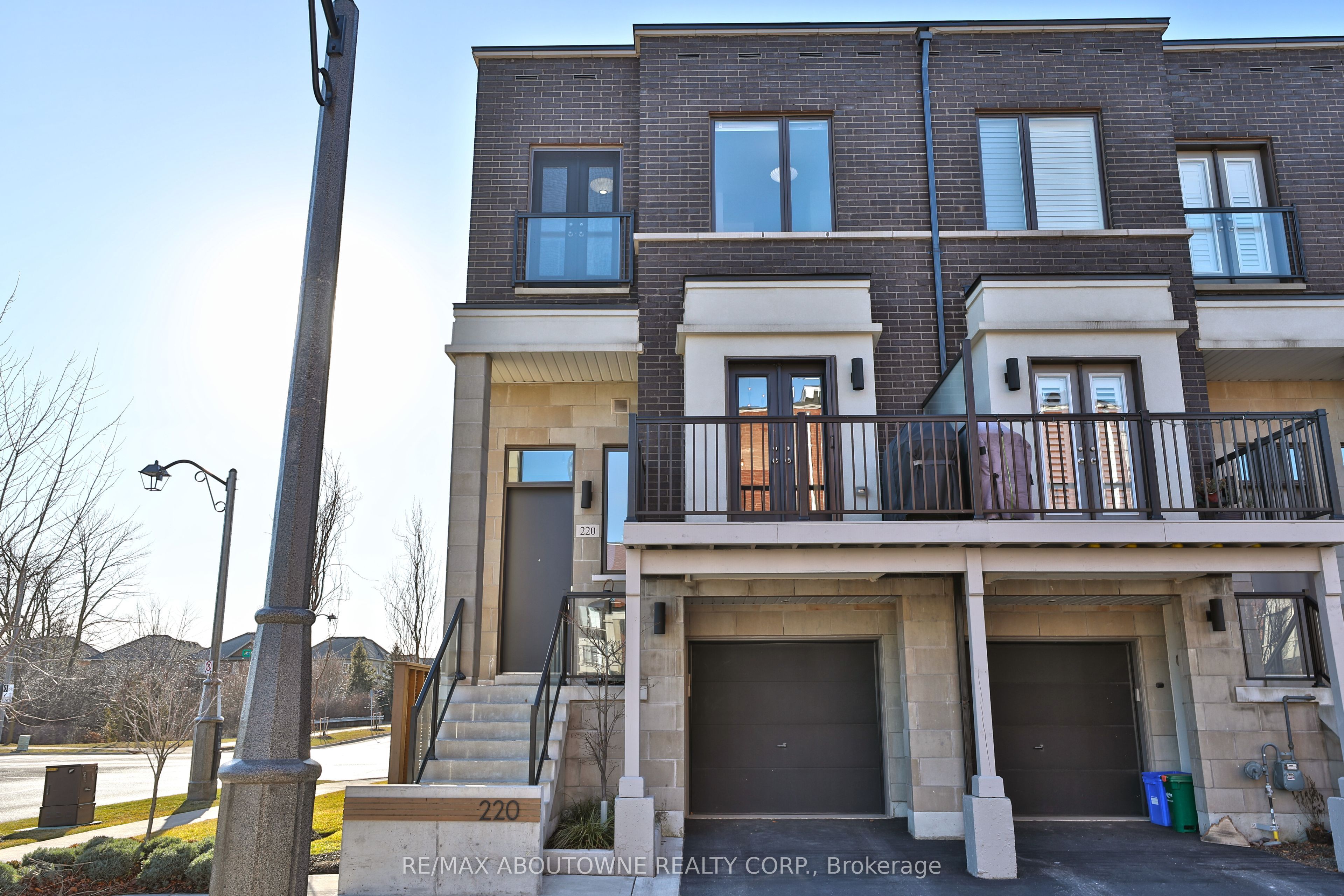220 VELLWOOD Common, Oakville