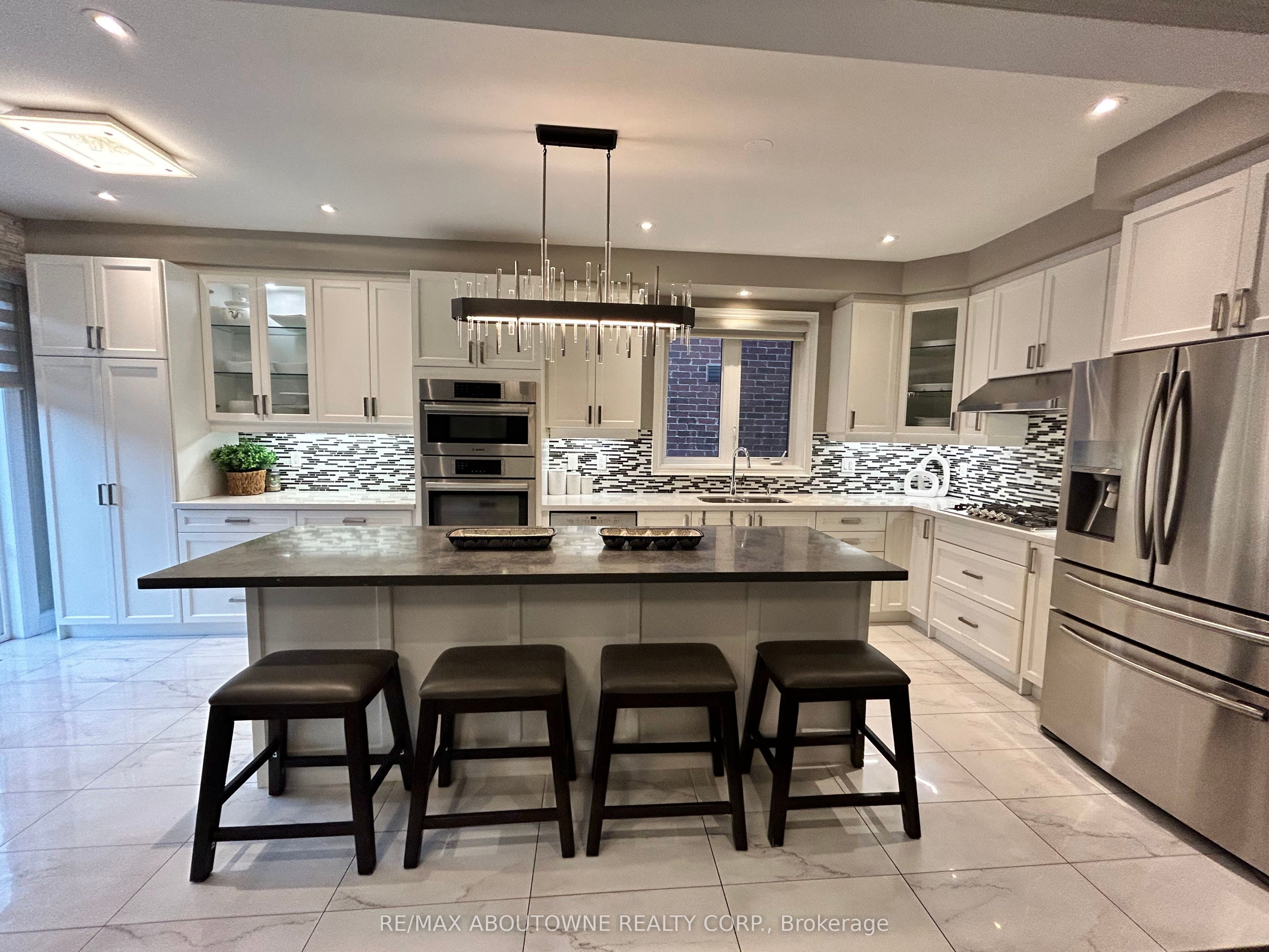 371 Hincks Drive, Milton ‣ W12653910 371 Hincks Drive, Milton ‣ W12653910