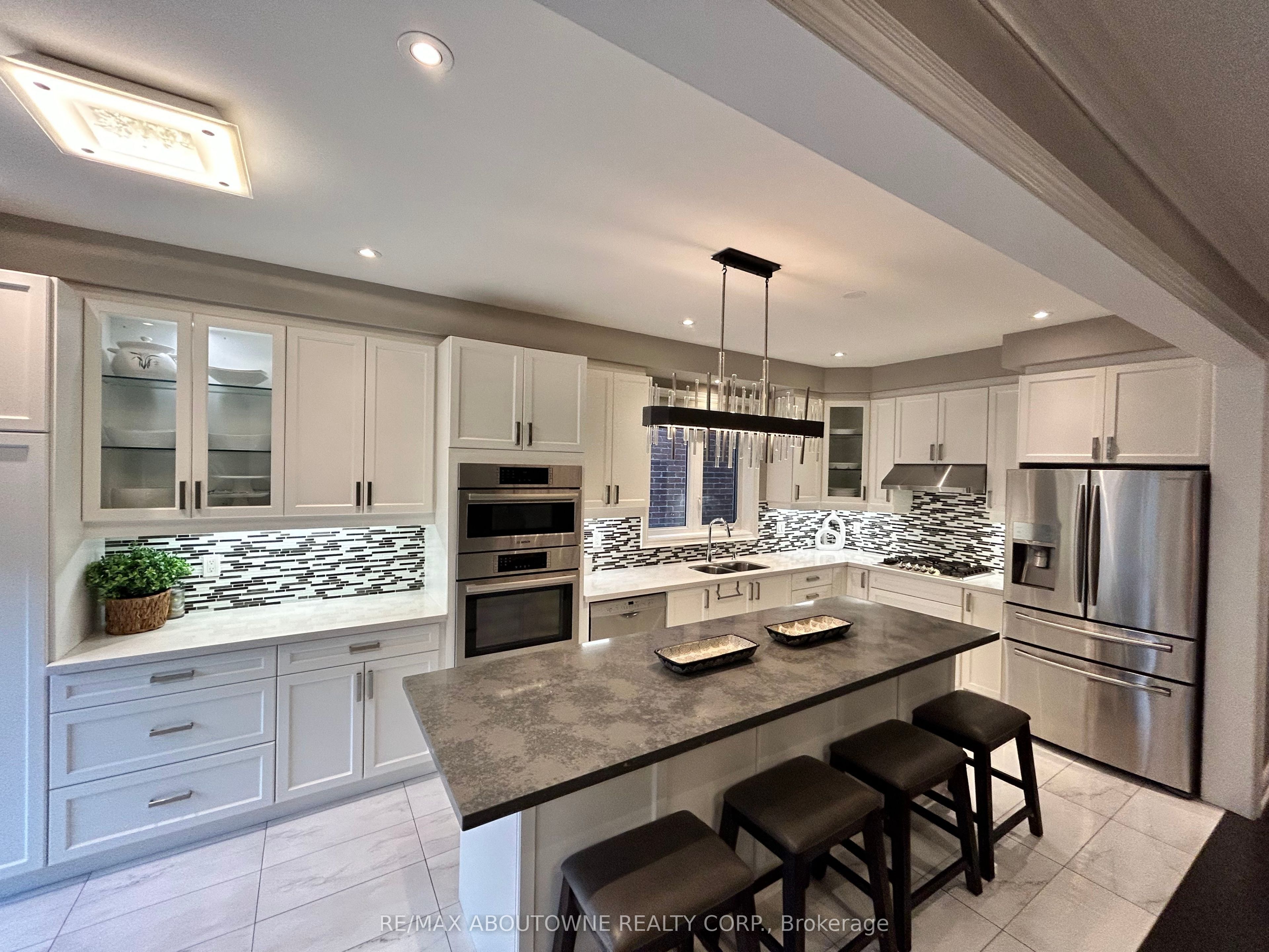 371 Hincks Drive, Milton ‣ W12653910 371 Hincks Drive, Milton ‣ W12653910