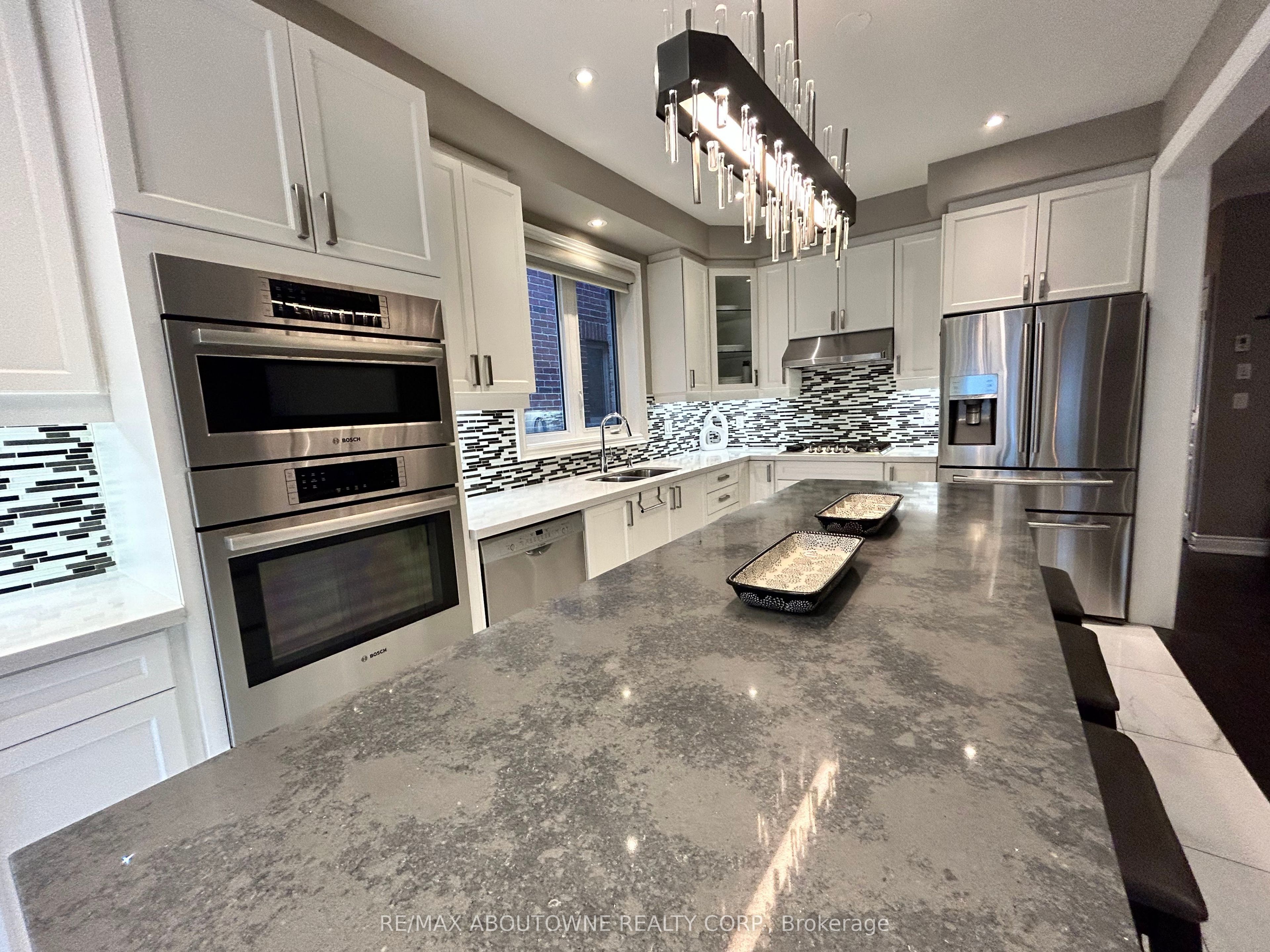 371 Hincks Drive, Milton ‣ W12653910 371 Hincks Drive, Milton ‣ W12653910