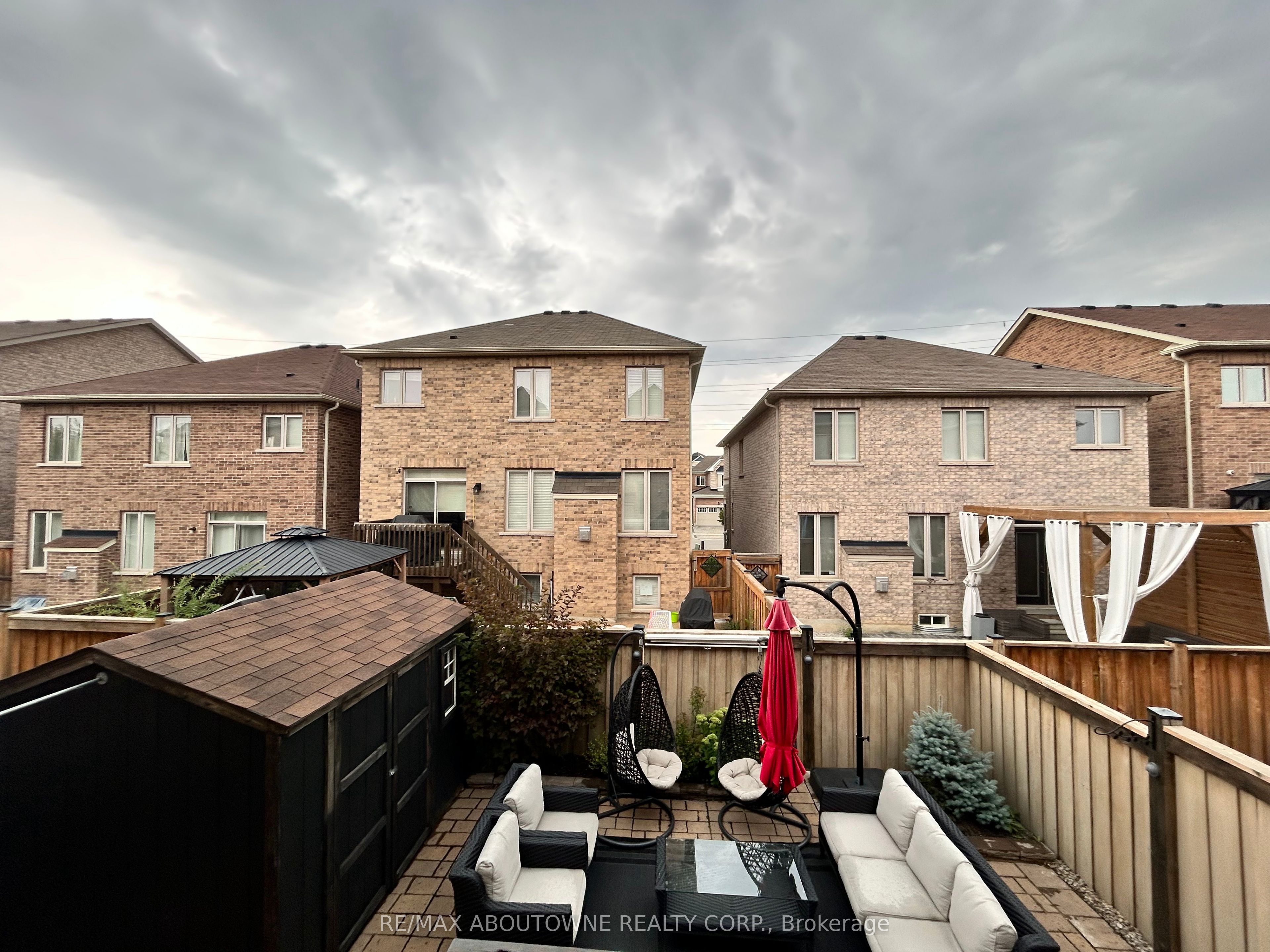 371 Hincks Drive, Milton ‣ W12653910 371 Hincks Drive, Milton ‣ W12653910