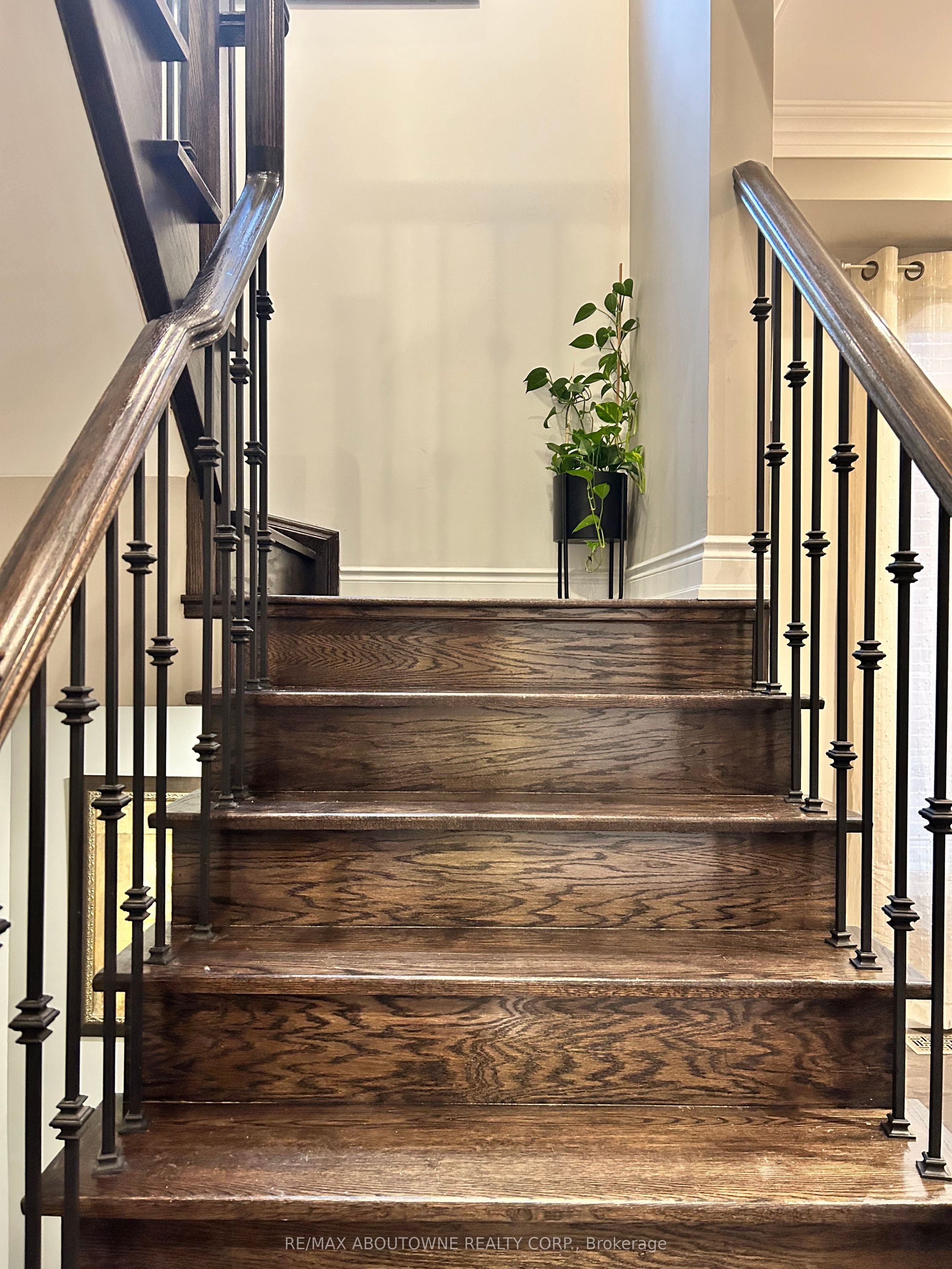 371 Hincks Drive, Milton ‣ W12653910 371 Hincks Drive, Milton ‣ W12653910