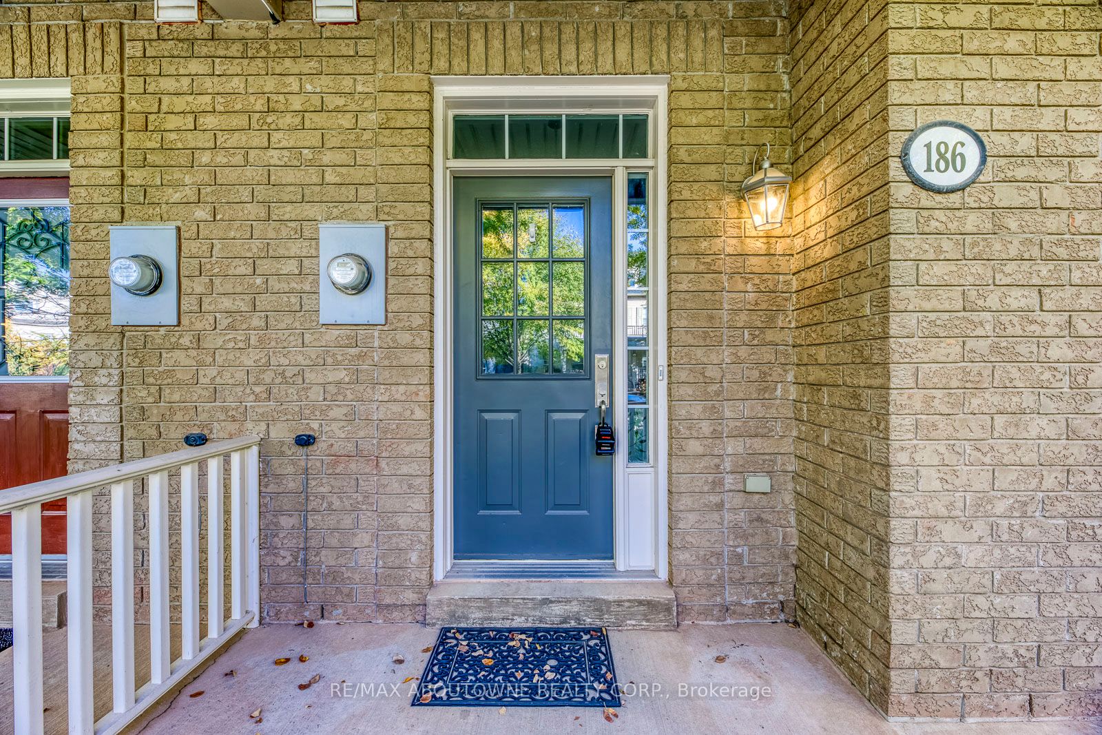 186 GATWICK Drive, Oakville ‣ W12656494 186 GATWICK Drive, Oakville ‣ W12656494