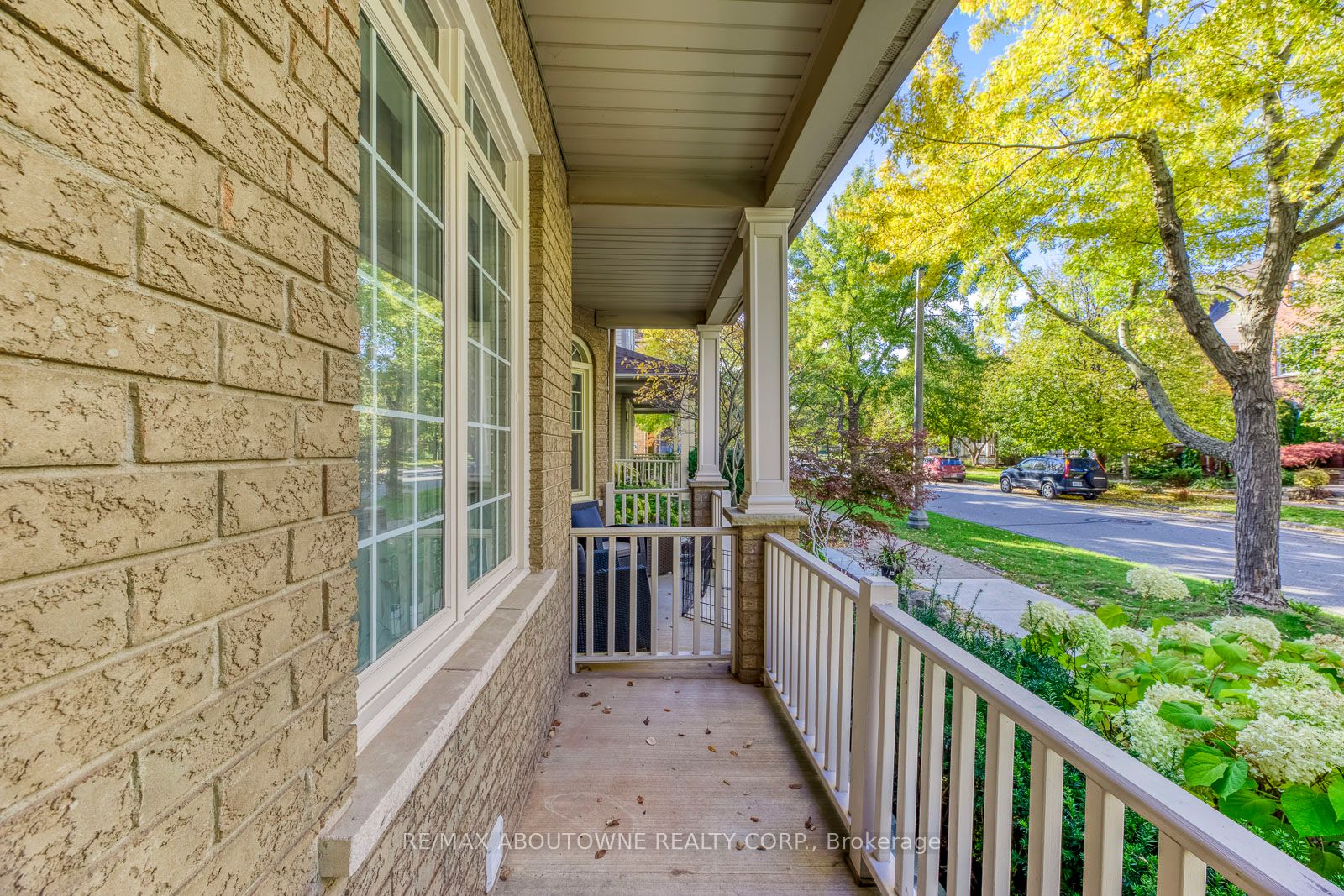 186 GATWICK Drive, Oakville ‣ W12656494 186 GATWICK Drive, Oakville ‣ W12656494