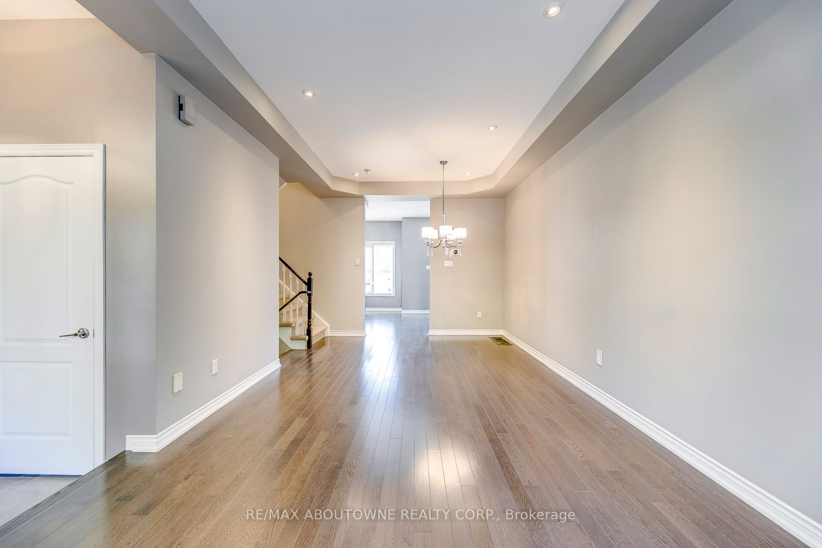 186 GATWICK Drive, Oakville ‣ W12656494 186 GATWICK Drive, Oakville ‣ W12656494