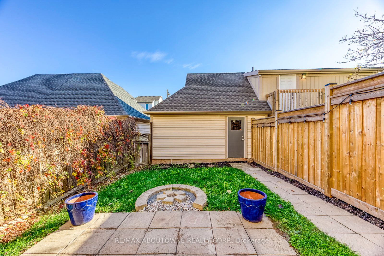 186 GATWICK Drive, Oakville ‣ W12656494 186 GATWICK Drive, Oakville ‣ W12656494