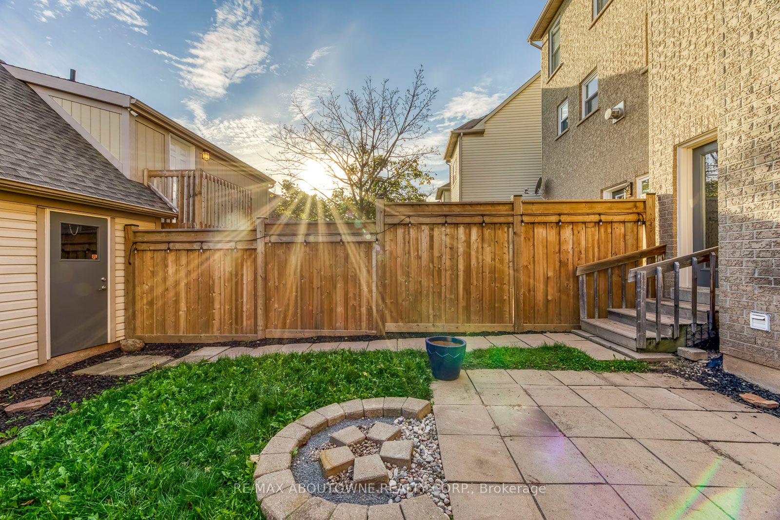 186 GATWICK Drive, Oakville ‣ W12656494 186 GATWICK Drive, Oakville ‣ W12656494