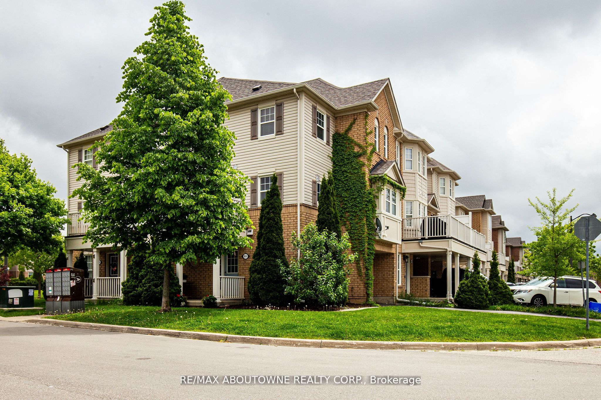 911 Deverell Place, Milton ‣ W12660702 911 Deverell Place, Milton ‣ W12660702