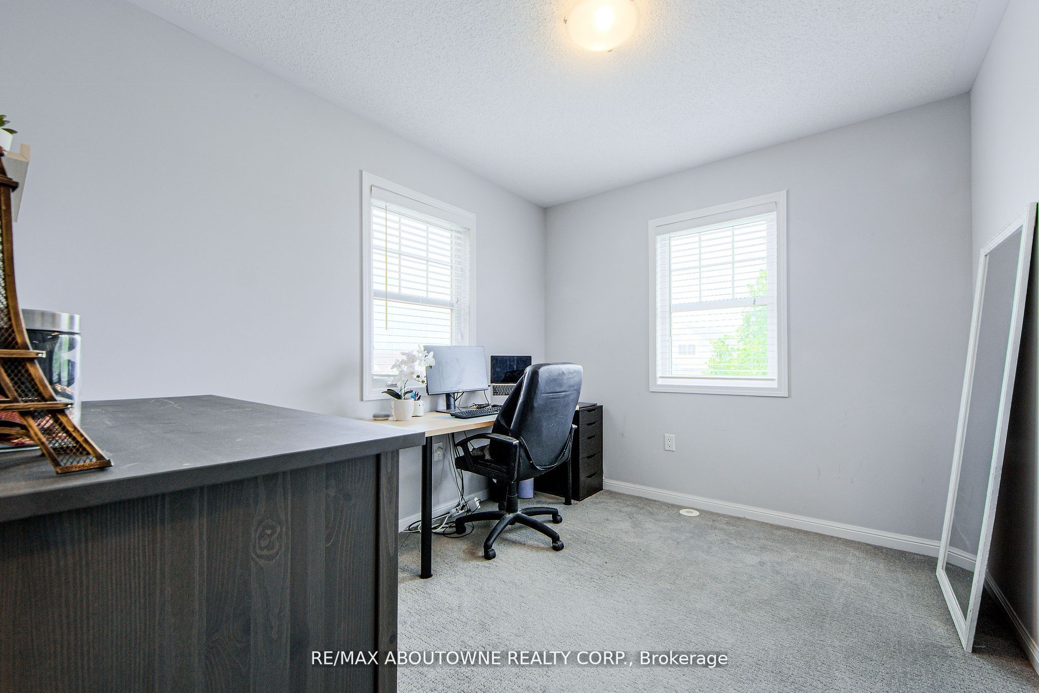 911 Deverell Place, Milton ‣ W12660702 911 Deverell Place, Milton ‣ W12660702