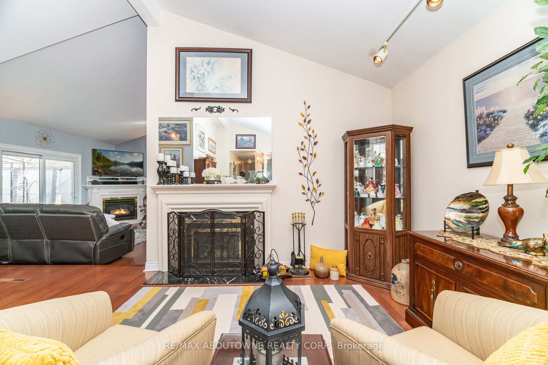 70 Germorda Drive, Oakville ‣ W12662084 70 Germorda Drive, Oakville ‣ W12662084