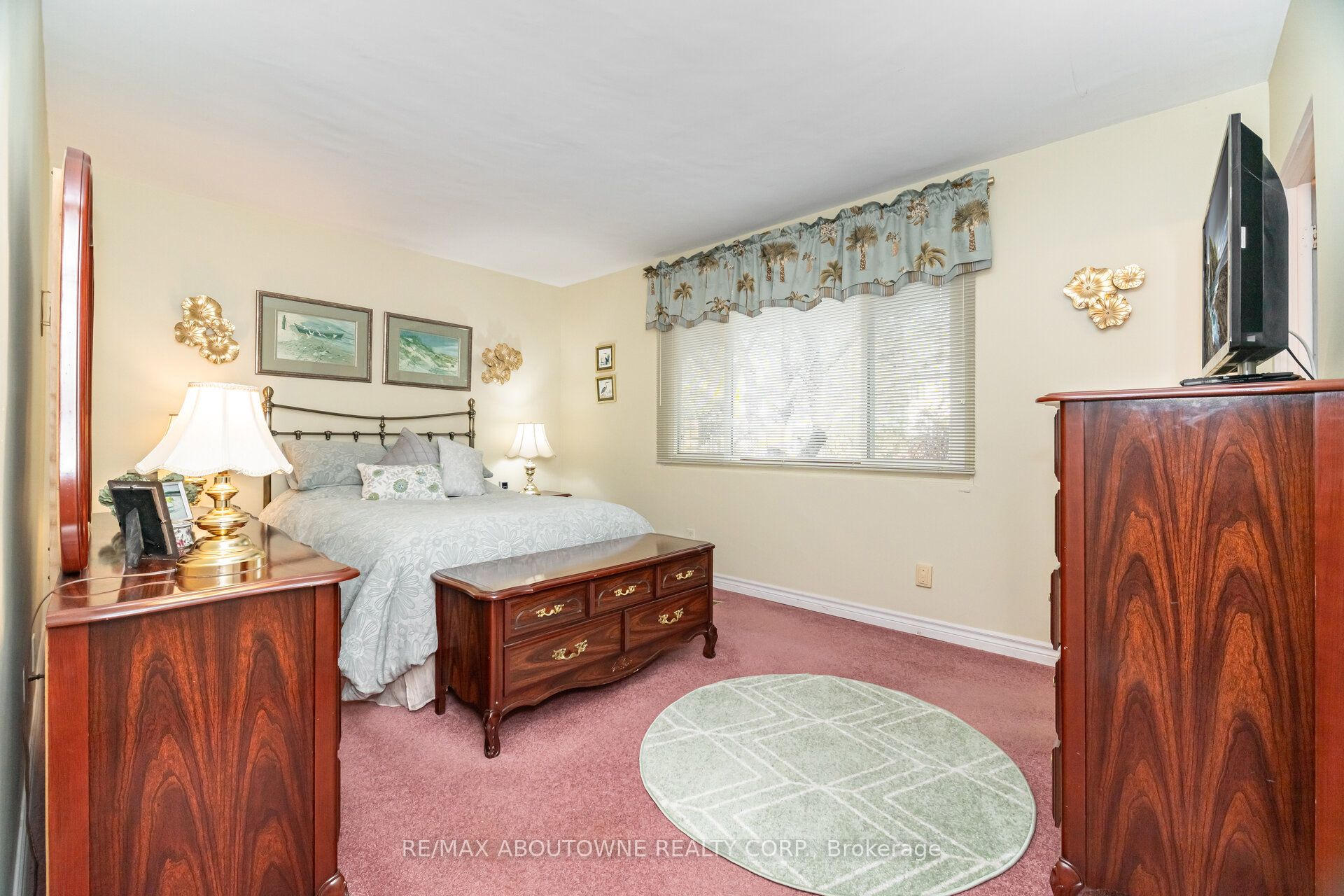 70 Germorda Drive, Oakville ‣ W12662084 70 Germorda Drive, Oakville ‣ W12662084