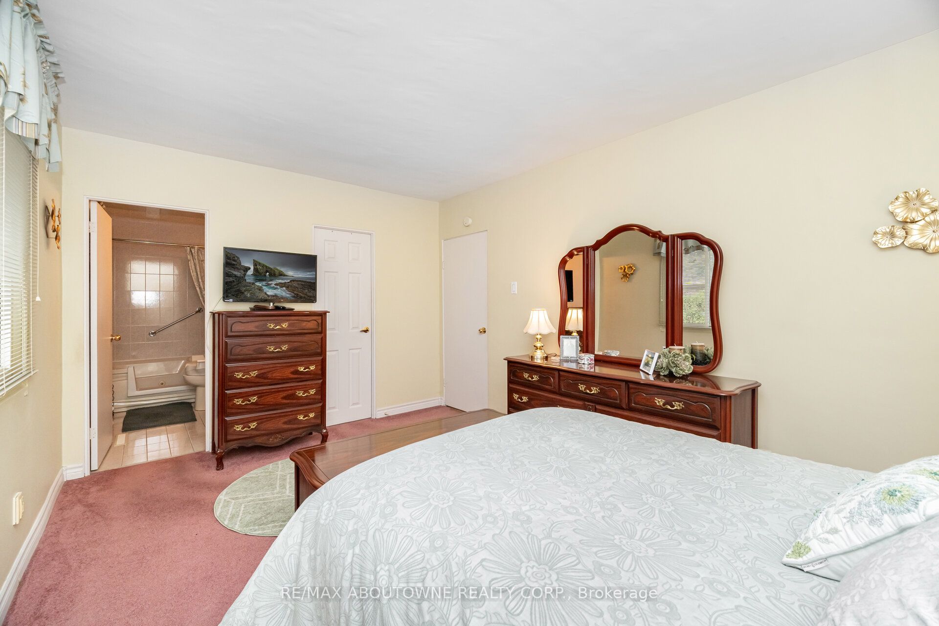 70 Germorda Drive, Oakville ‣ W12662084 70 Germorda Drive, Oakville ‣ W12662084