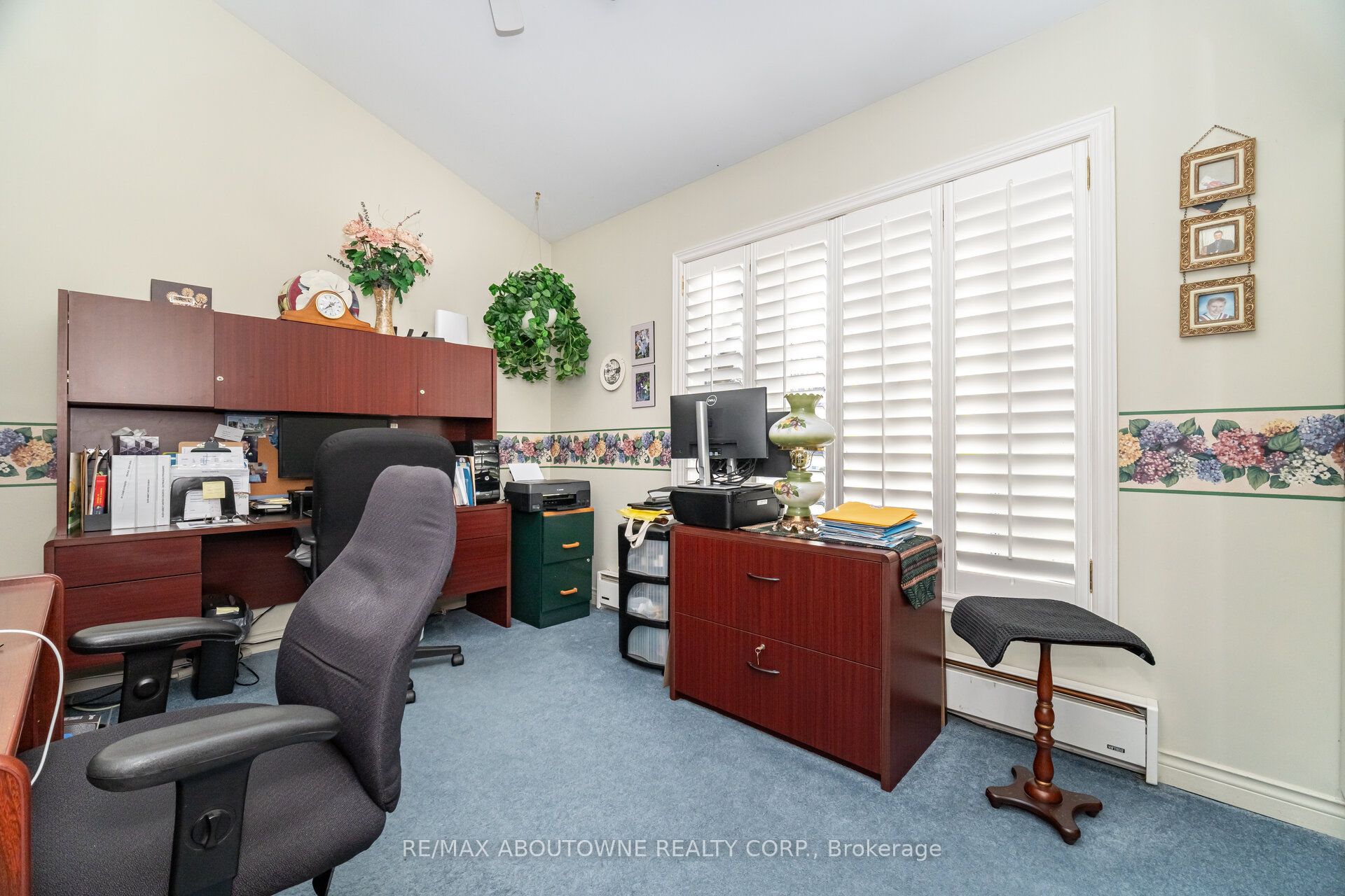 70 Germorda Drive, Oakville ‣ W12662084 70 Germorda Drive, Oakville ‣ W12662084