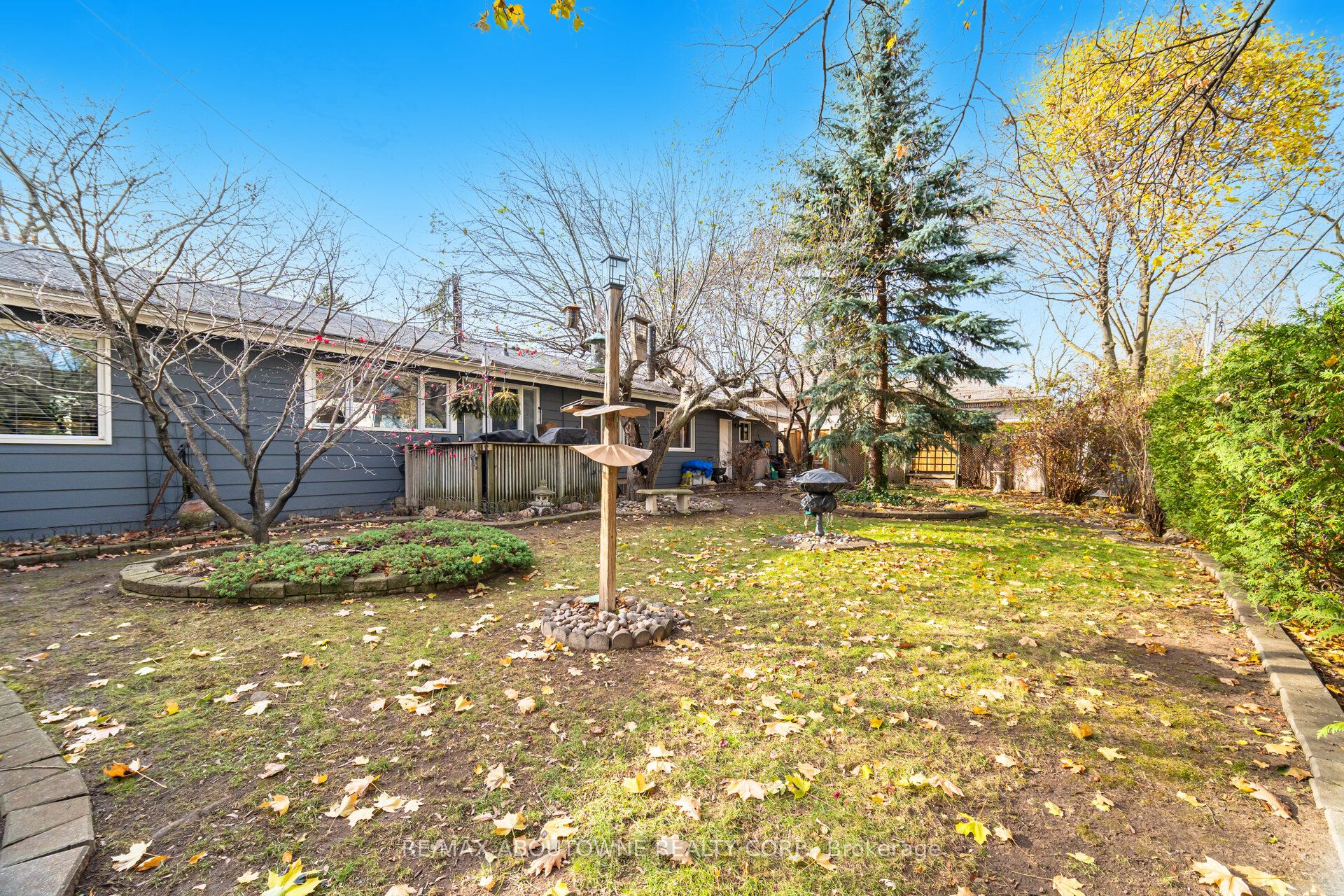 70 Germorda Drive, Oakville ‣ W12662084 70 Germorda Drive, Oakville ‣ W12662084