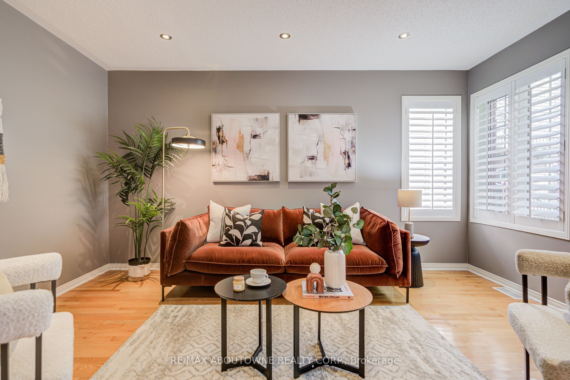 3041 Caulfield Crescent, Mississauga ‣ W12672902 3041 Caulfield Crescent, Mississauga ‣ W12672902