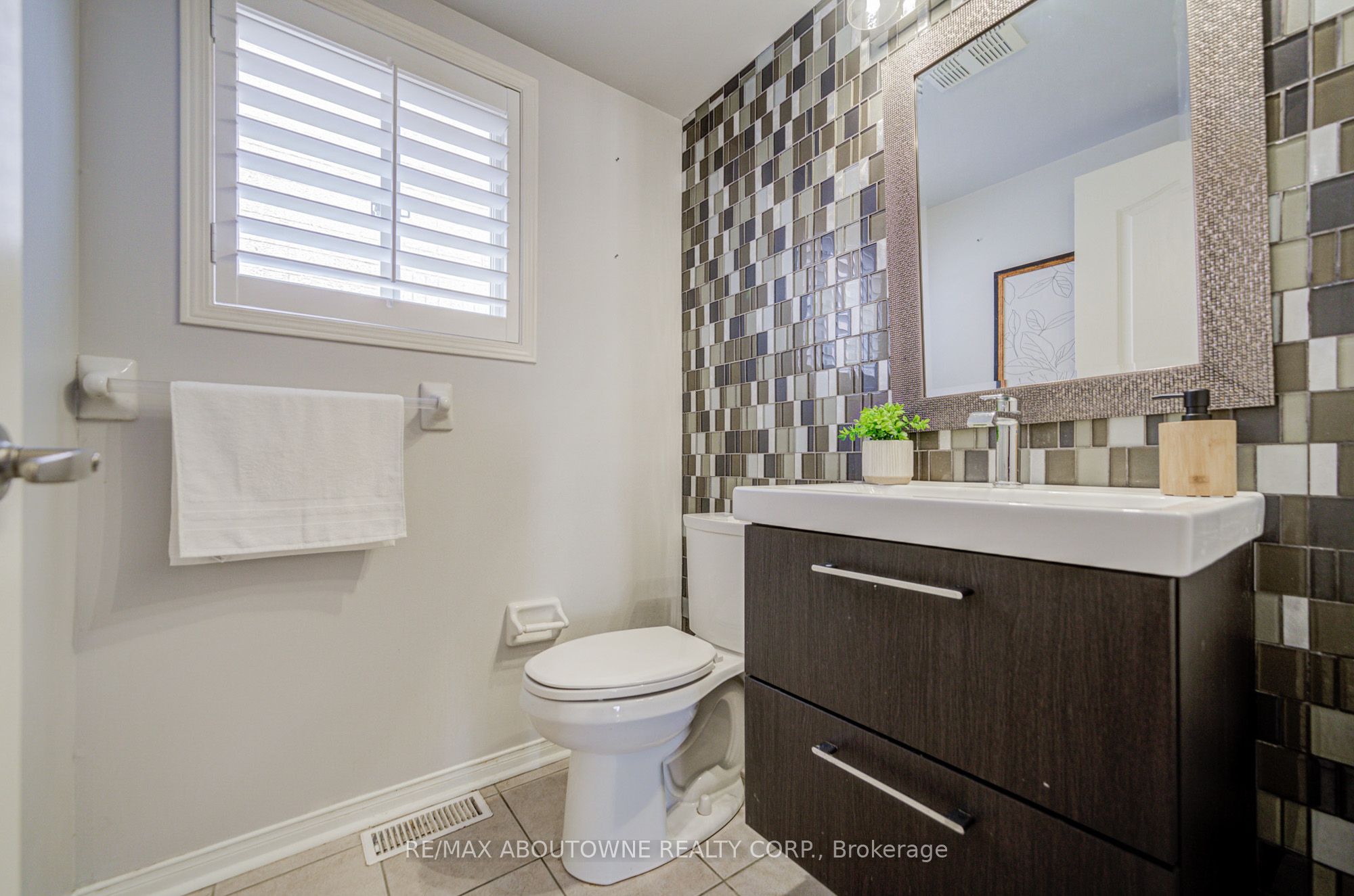 3041 Caulfield Crescent, Mississauga ‣ W12672902 3041 Caulfield Crescent, Mississauga ‣ W12672902