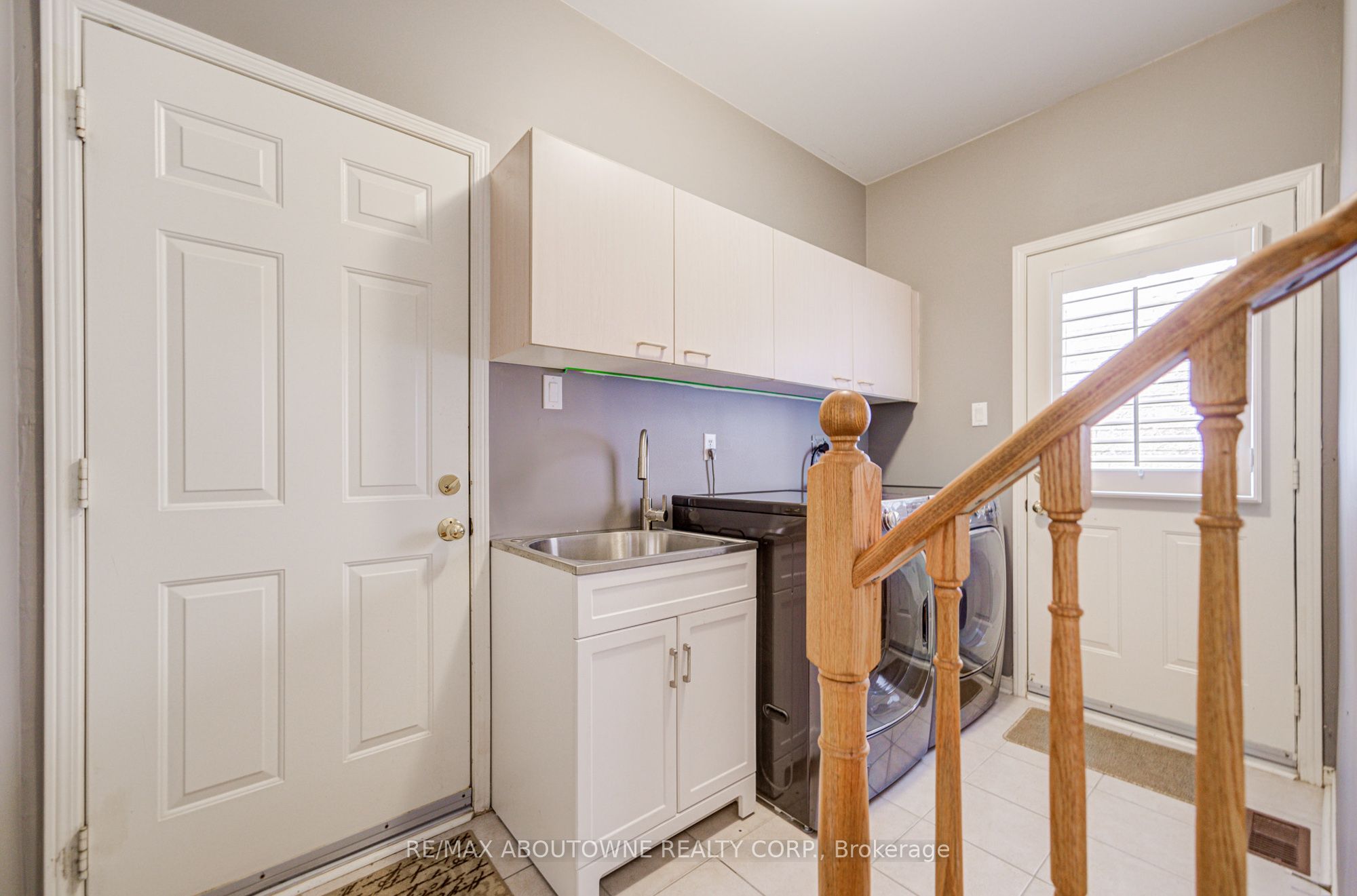 3041 Caulfield Crescent, Mississauga ‣ W12672902 3041 Caulfield Crescent, Mississauga ‣ W12672902