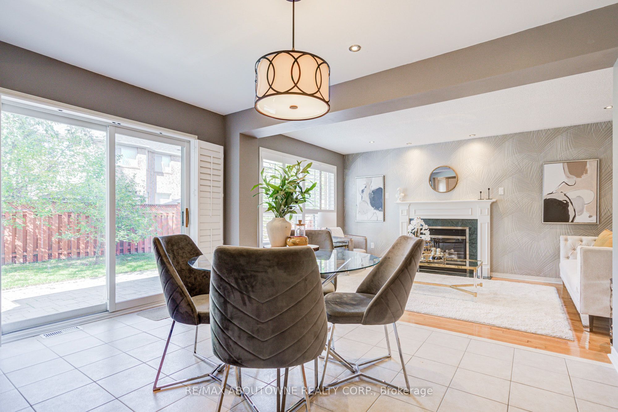 3041 Caulfield Crescent, Mississauga ‣ W12672902 3041 Caulfield Crescent, Mississauga ‣ W12672902