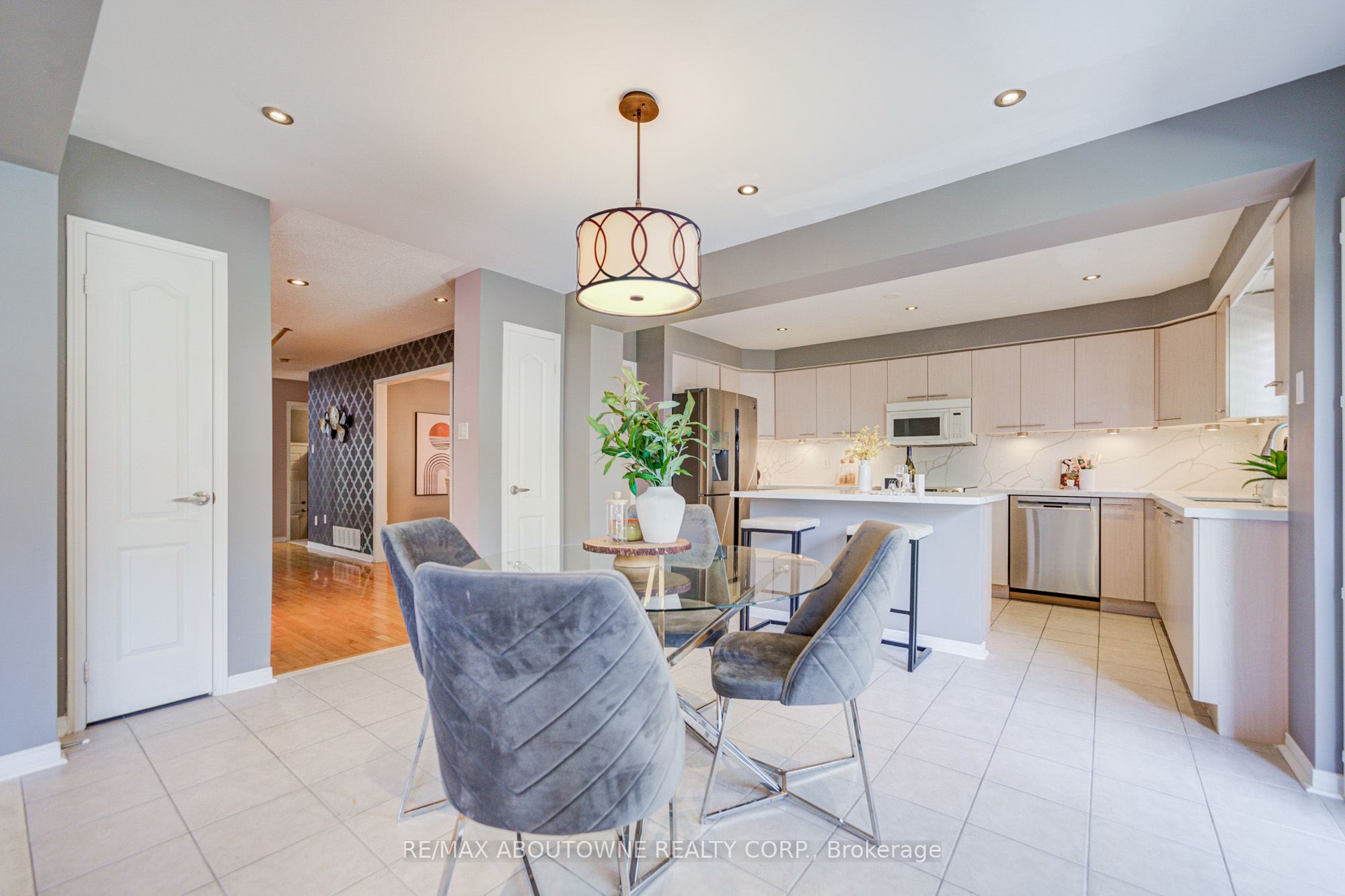 3041 Caulfield Crescent, Mississauga ‣ W12672902 3041 Caulfield Crescent, Mississauga ‣ W12672902