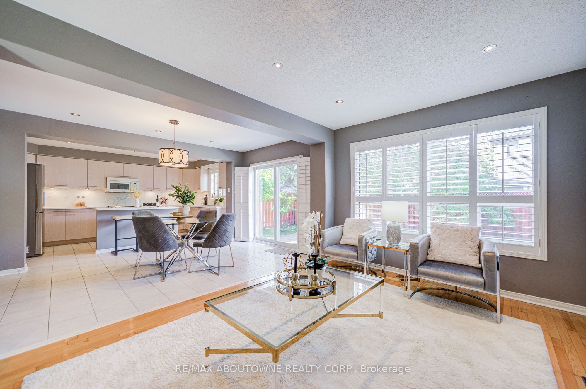 3041 Caulfield Crescent, Mississauga ‣ W12672902 3041 Caulfield Crescent, Mississauga ‣ W12672902