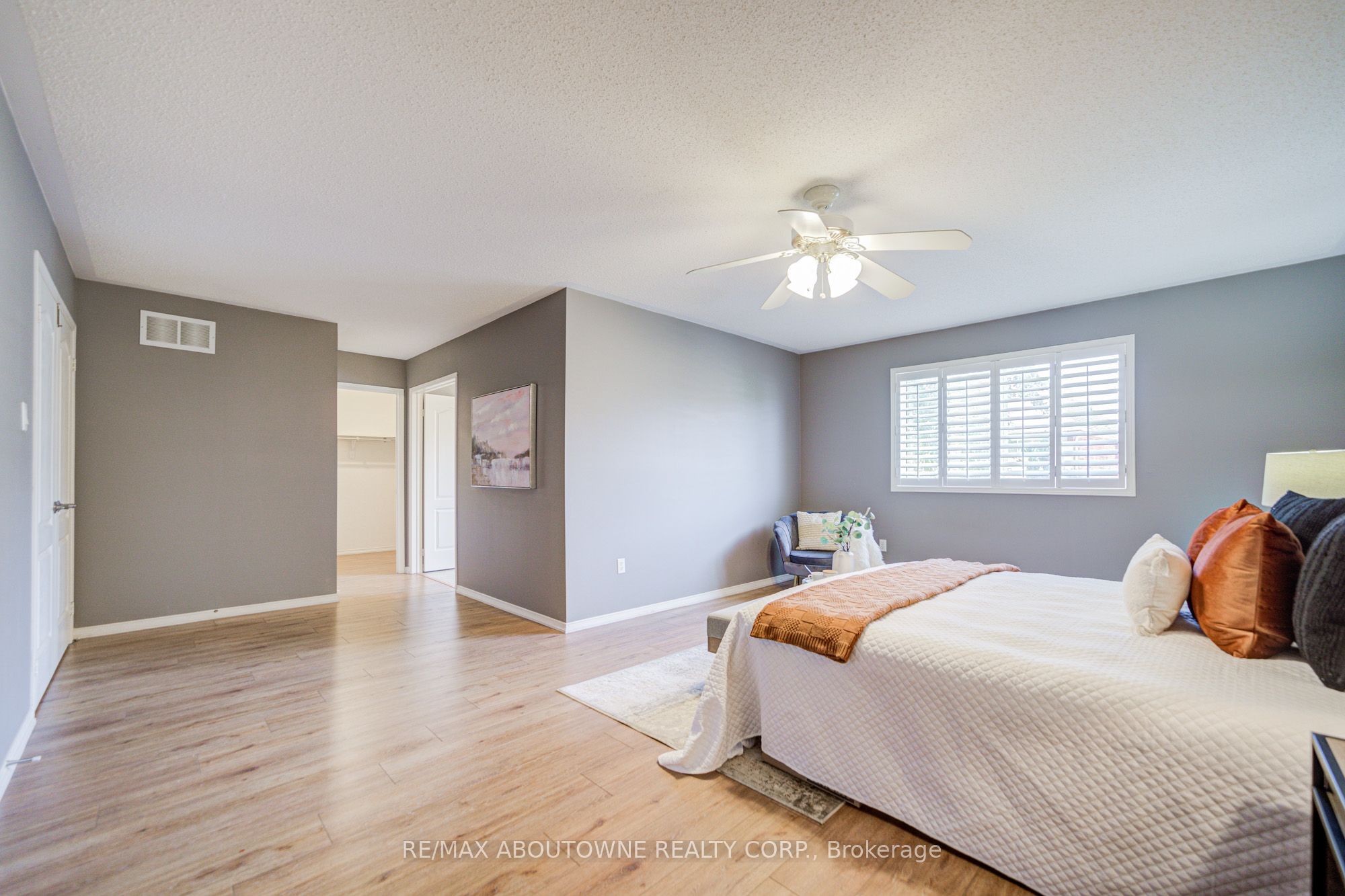 3041 Caulfield Crescent, Mississauga ‣ W12672902 3041 Caulfield Crescent, Mississauga ‣ W12672902