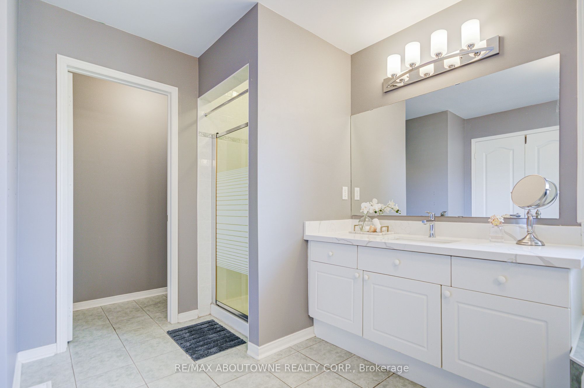 3041 Caulfield Crescent, Mississauga ‣ W12672902 3041 Caulfield Crescent, Mississauga ‣ W12672902