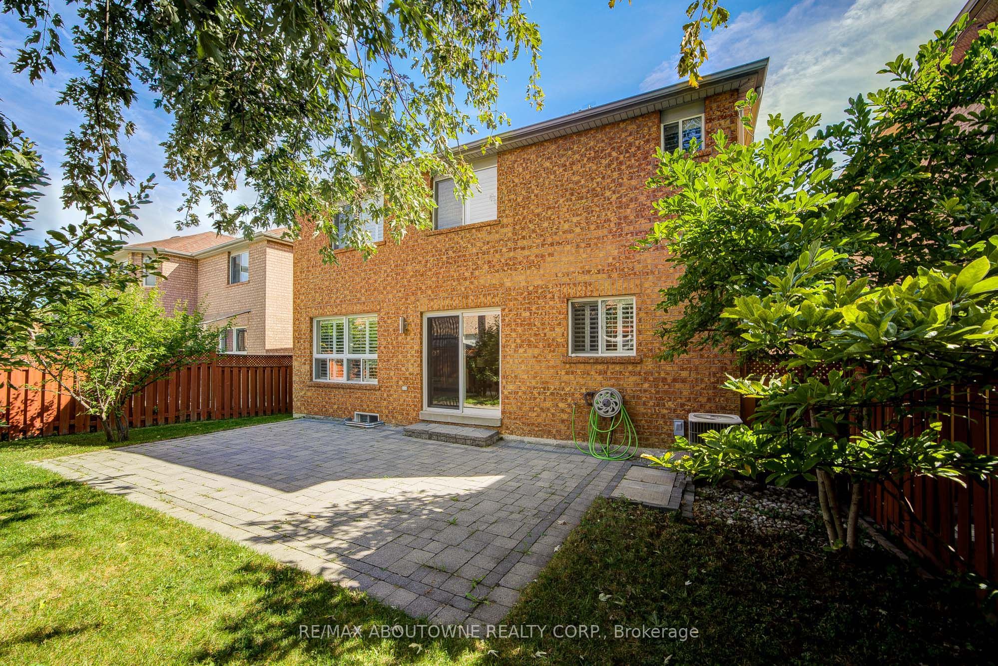 3041 Caulfield Crescent, Mississauga ‣ W12672902 3041 Caulfield Crescent, Mississauga ‣ W12672902