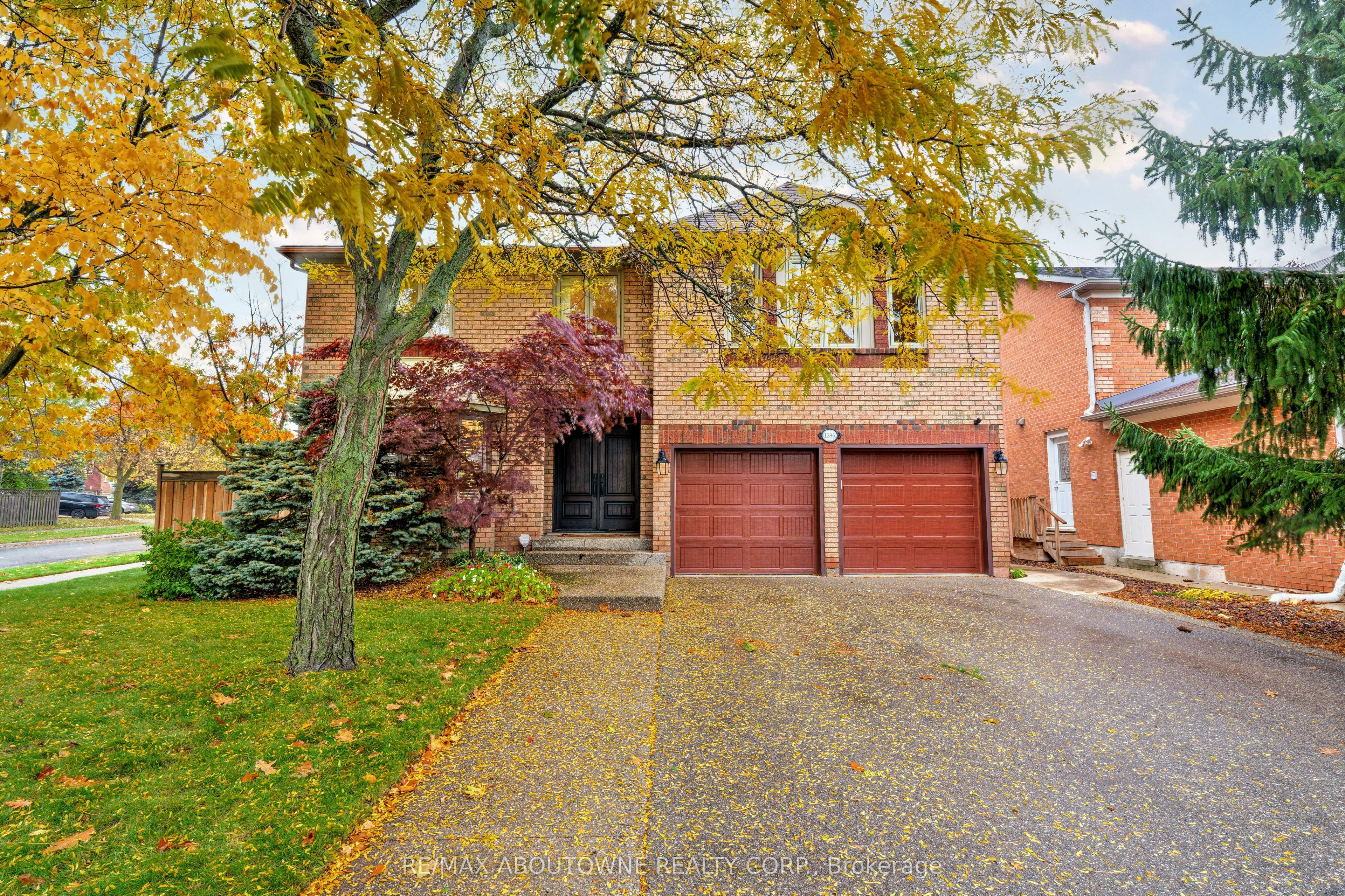 1586 Heritage Way, Oakville