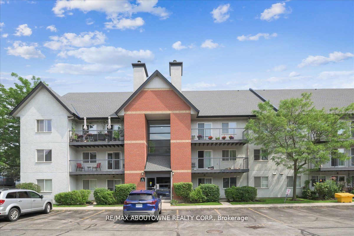 921 – 1450 Glen Abbey Gate, Oakville