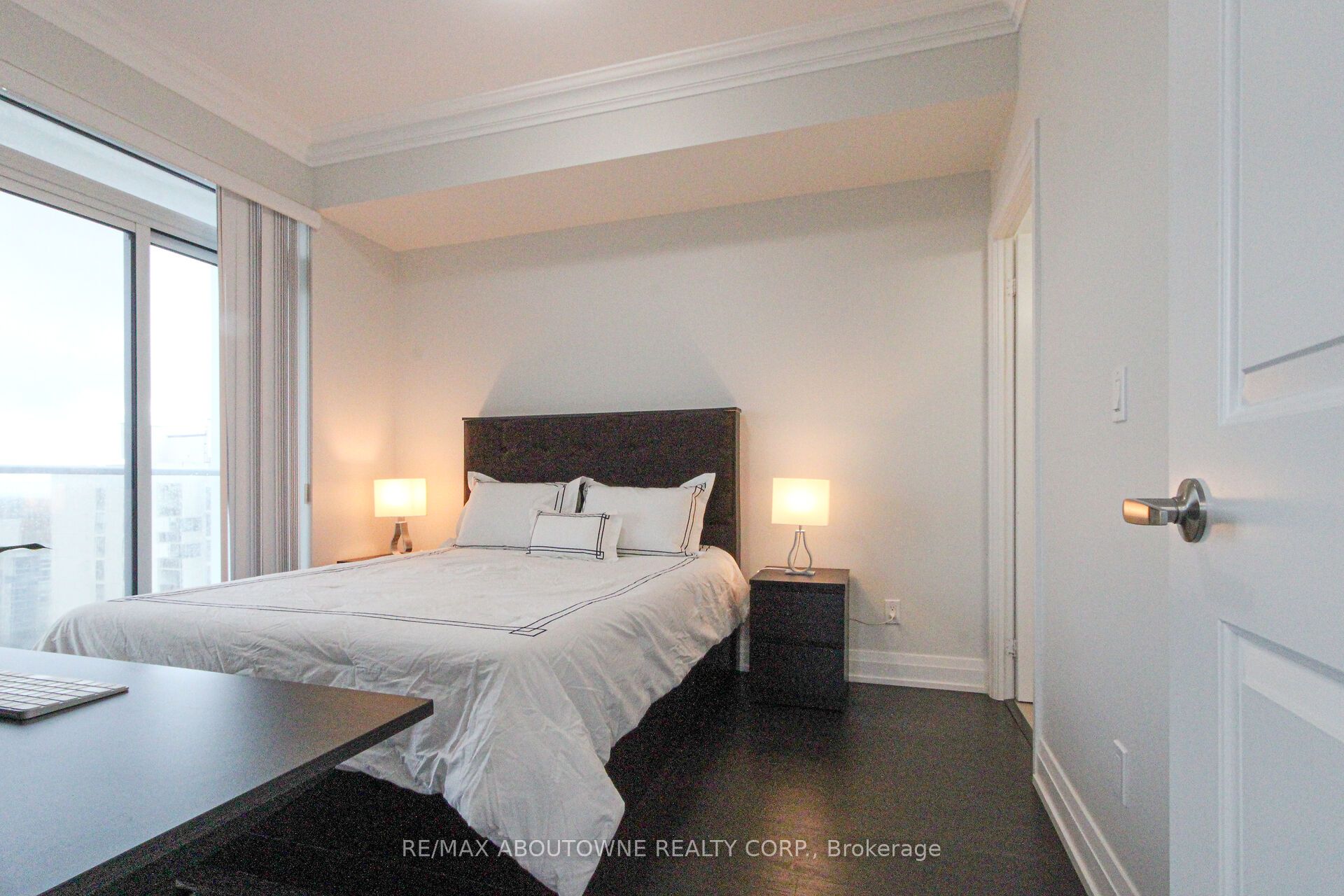 03 – 65 Speers Road, Oakville ‣ W12707342 03 – 65 Speers Road, Oakville ‣ W12707342