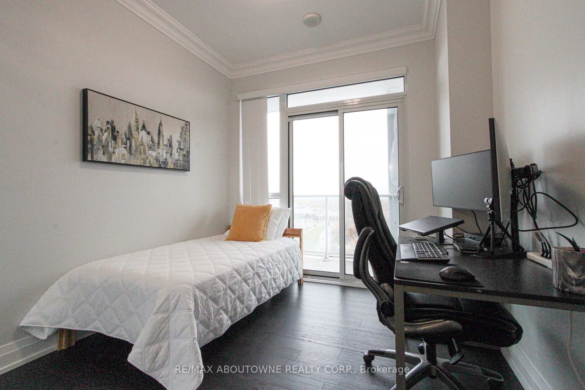 03 – 65 Speers Road, Oakville ‣ W12707342 03 – 65 Speers Road, Oakville ‣ W12707342