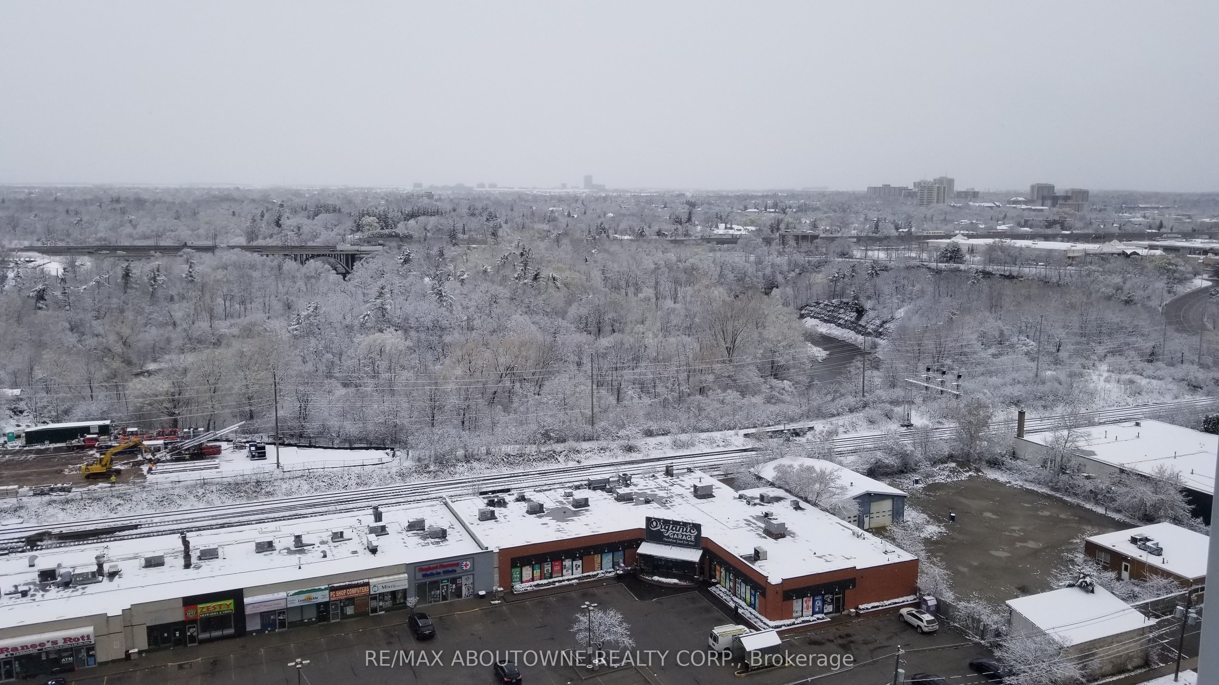 03 – 65 Speers Road, Oakville ‣ W12707342 03 – 65 Speers Road, Oakville ‣ W12707342