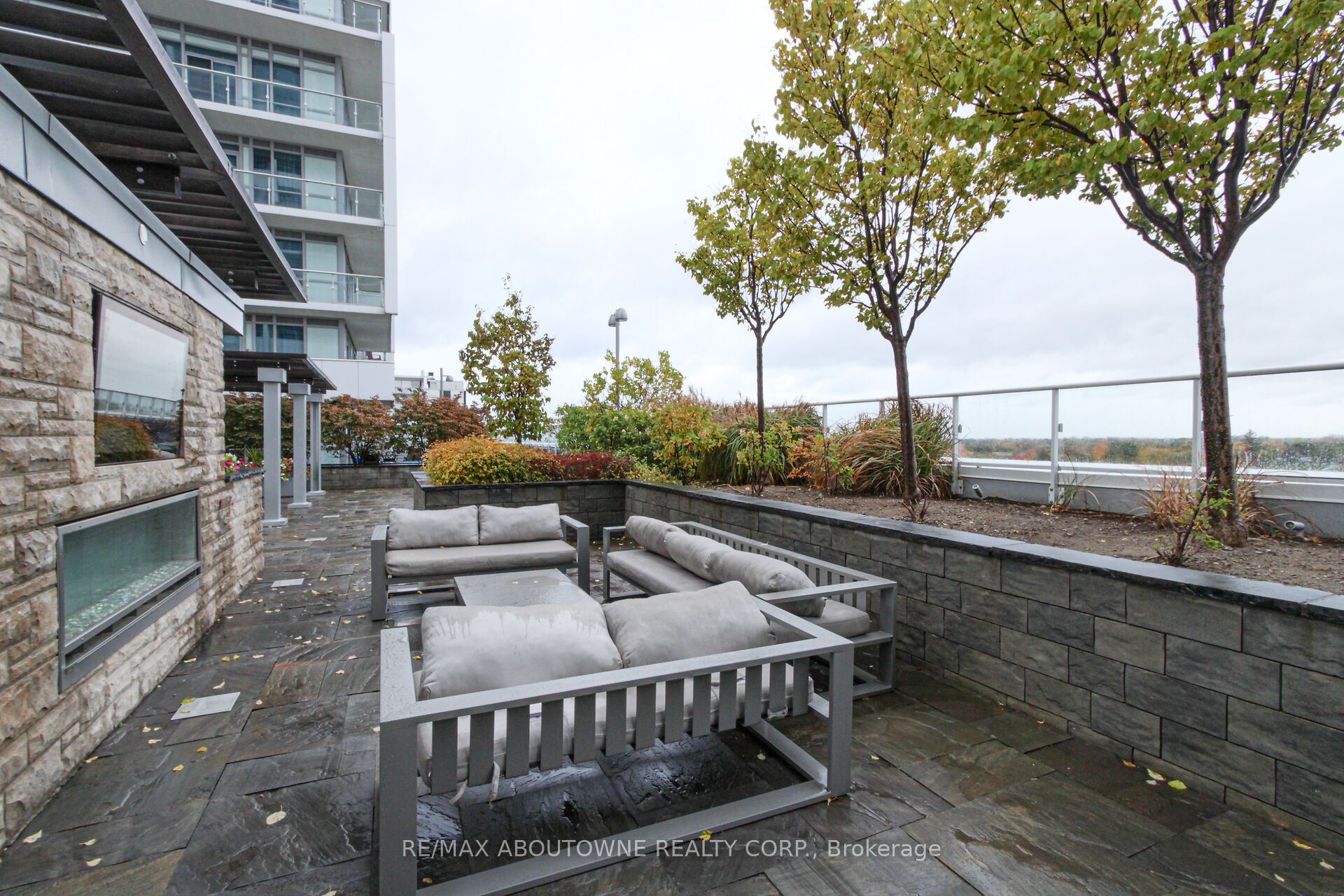 03 – 65 Speers Road, Oakville ‣ W12707342 03 – 65 Speers Road, Oakville ‣ W12707342