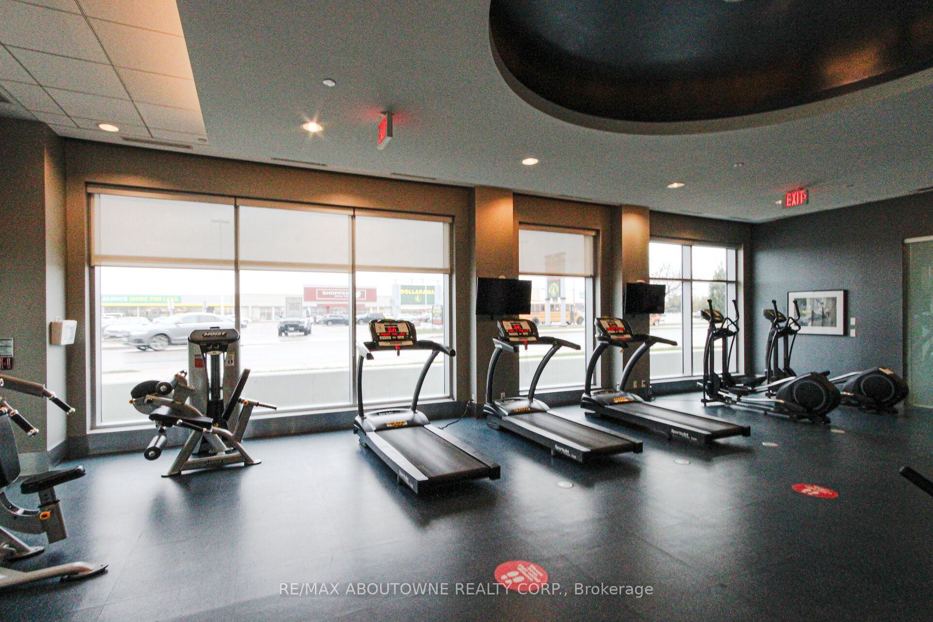 03 – 65 Speers Road, Oakville ‣ W12707342 03 – 65 Speers Road, Oakville ‣ W12707342