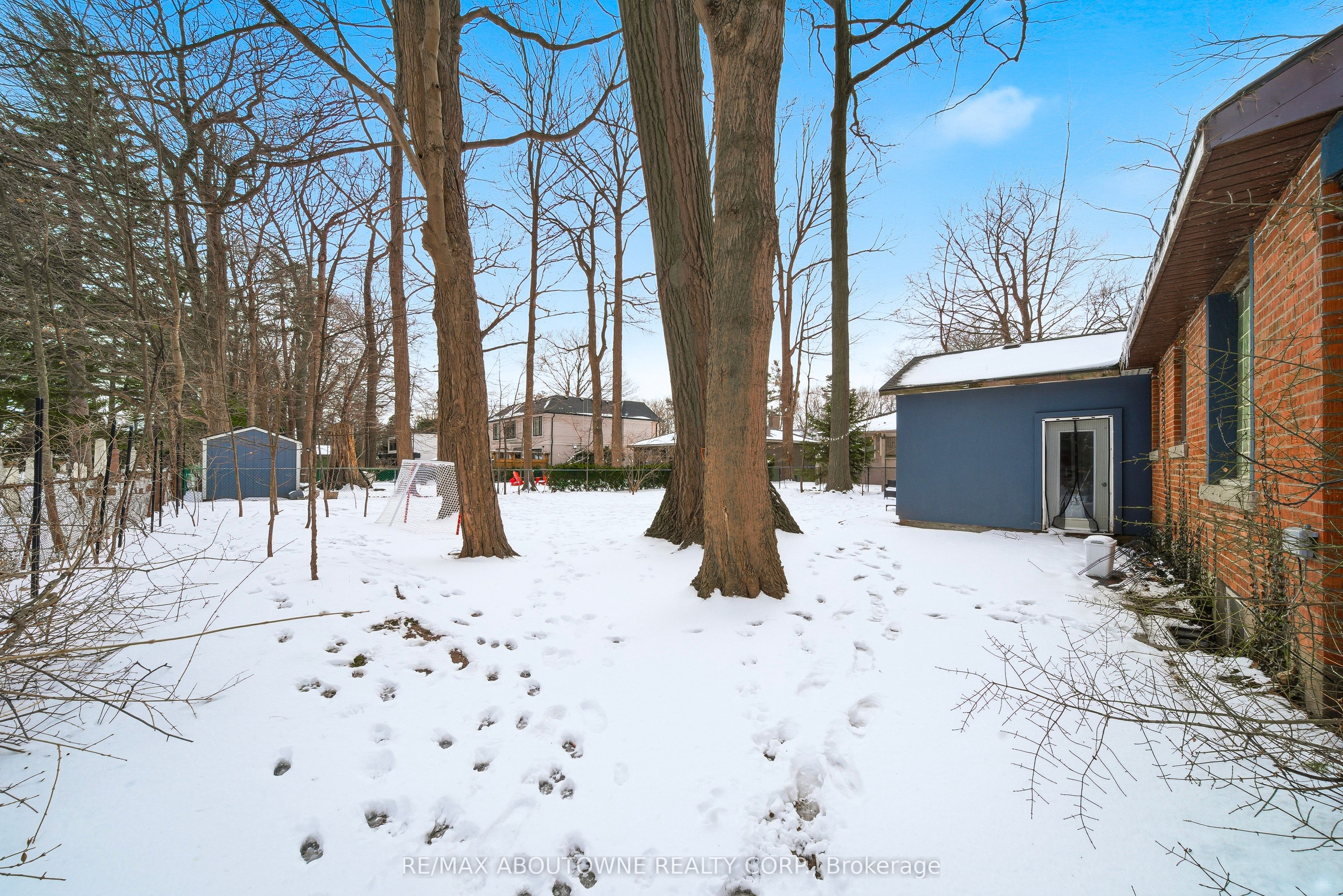 276 Lakeshore Road, Oakville ‣ W12710110 276 Lakeshore Road, Oakville ‣ W12710110