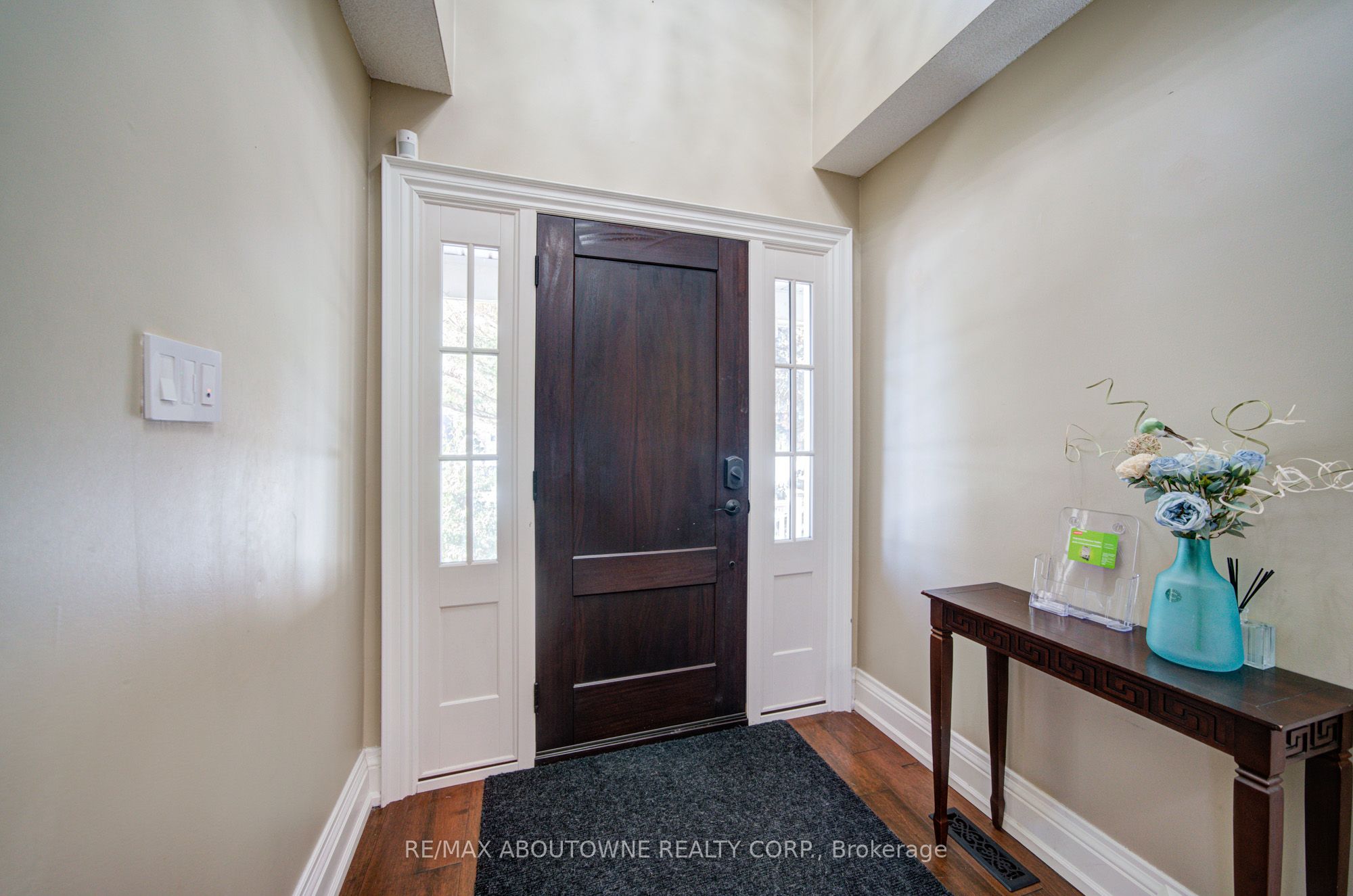 2193 Meadowland Drive, Oakville ‣ W12715816 2193 Meadowland Drive, Oakville ‣ W12715816